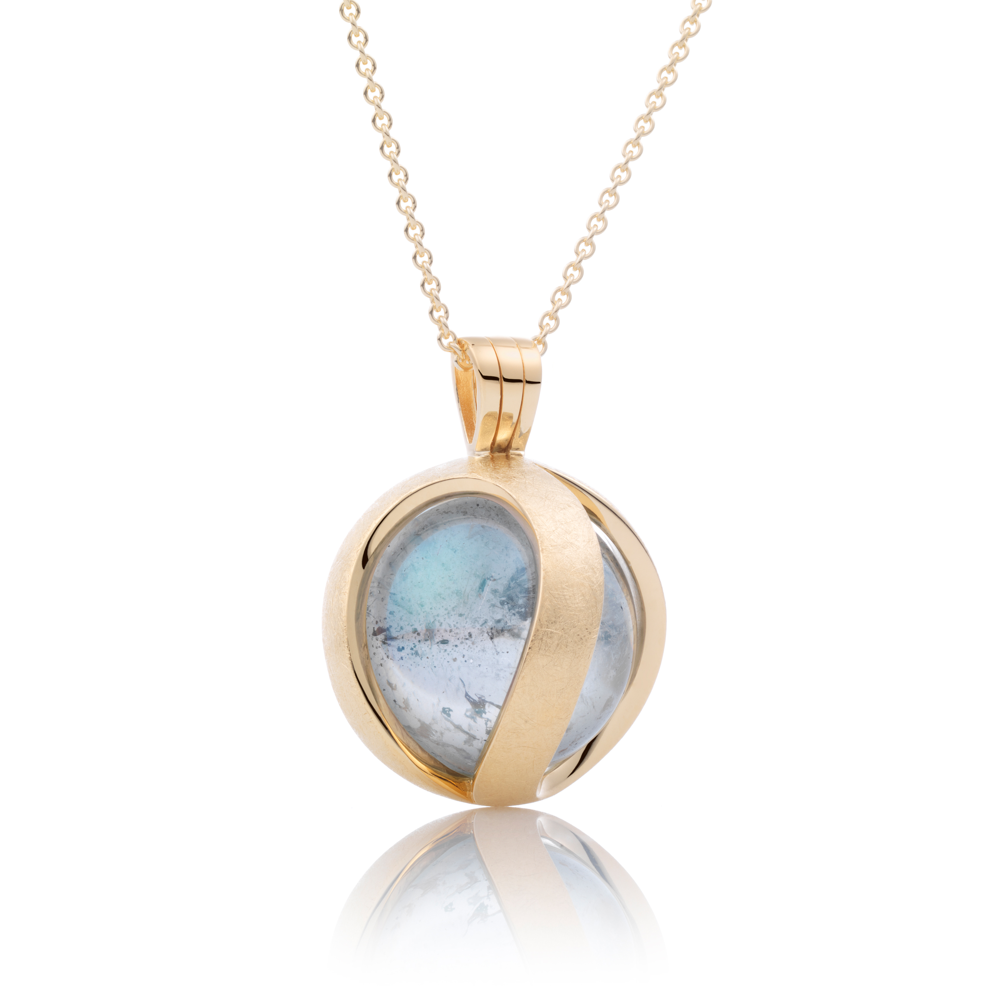 Sparkling Jewels is een Nederlands merk en heeft mooie handgemaakte sieraden die u kunt combineren met edelstenen.