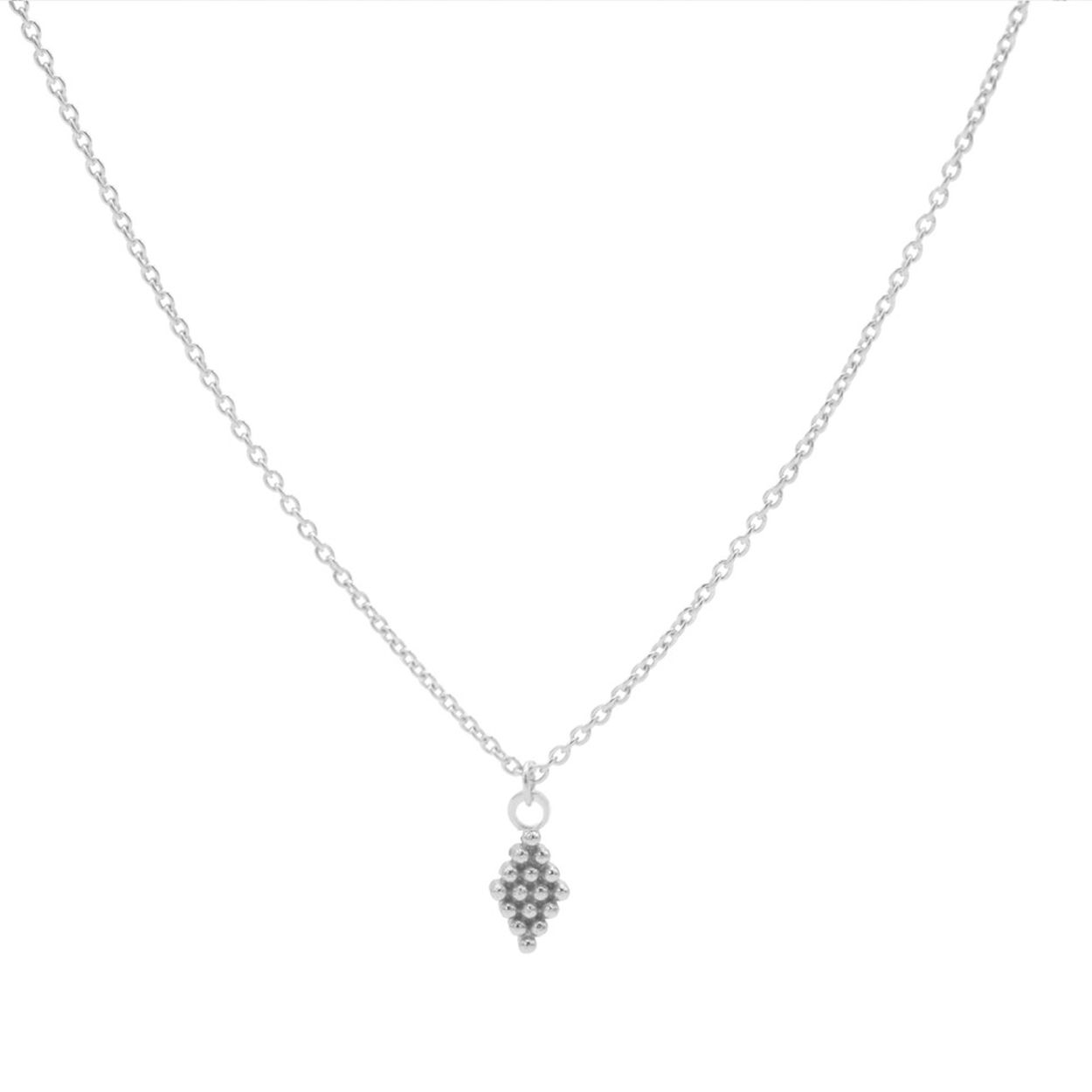 Necklace Dots Diamond Silver

Dit is een prachtig collier van het merk Karma. De lengte is: 38-45 cm

De Karma sieraden worden gemaakt van de beste materialen, zo is dit sieraad gemaakt van zilver in de kleur zilverkleurig. Dit sieraad is geschikt voor iedere gelegenheid! Houd je van mixen en matchen? De meeste sieraden zijn ook verkrijgbaar in sets.

SKU	                T11
Kleur	                Zilver
Materiaal	        Zilver 925 Sterling
Lengte Ketting	40-45 cm
Merk	                Karma Jewelry