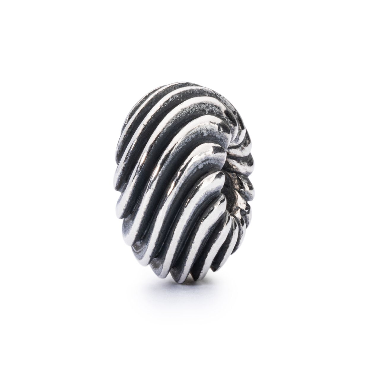 Trollbeads Zachtjes deinende golf: Volg je emoties. Geniet op de zachtjes deinende golven van je overwinningen.