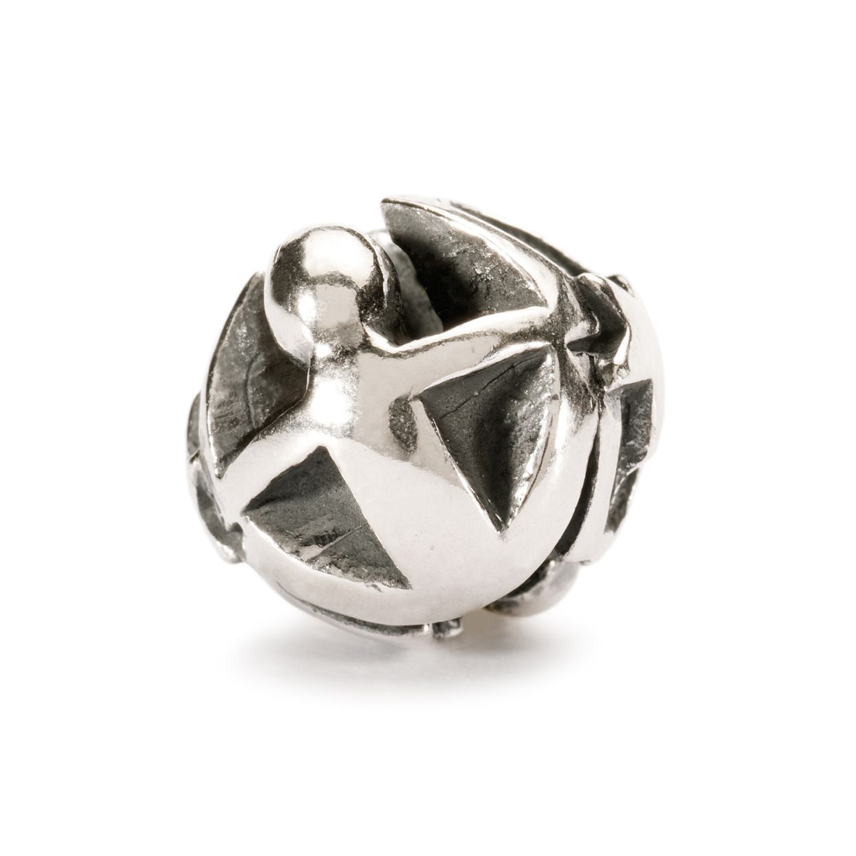 Trollbeads Tweelingen:
Plagende Tweelingen
... Wie wil er steeds een feestje geven?
... Wie is het vaak echt om het even,
... Maar kan niet zonder aandacht leven?
... Uiteraard. De Tweelingen.
Nicholas deVore