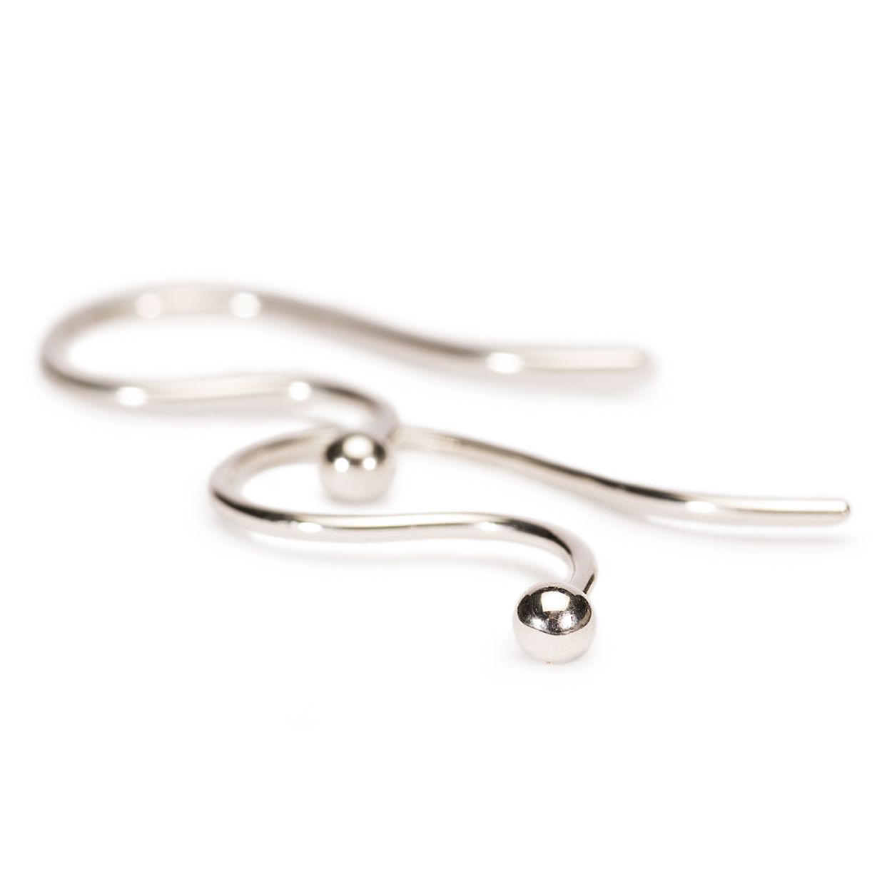 Oorsieraad haakjes worden per paar verkocht. Daarnaast is er een uitgebreid assortiment accessoires verkrijgbaar, waarmee je steeds een   unieke set oorsieraden kunt creëren.
