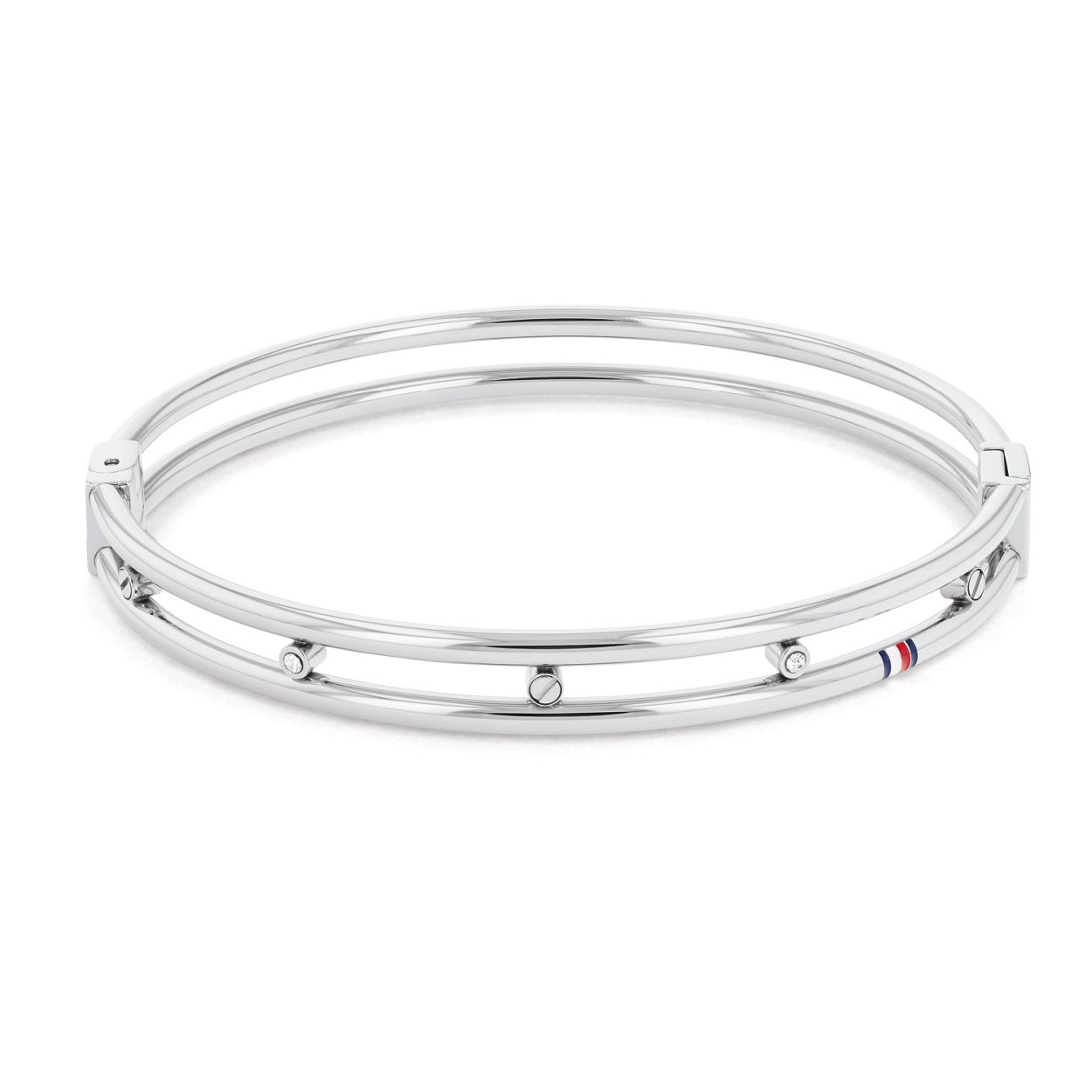 Tommy Hilfiger Jewels TJ2780610 Armband Dames Zilverkleurig Kristallen Ø 52mm x 61mm
Deze unieke armband van Tommy Hilfiger van de jewelry serie met nummer: TJ2780610 heeft een zeer opvallend uiterlijk. De zilverkleurige bangle voor dames bestaat uit twee buizen die bovenop door kristallen en schroefjes in een zetkastje aan elkaar verbonden zijn. Op een van de buizen is het gekleurde Tommy logo geplaatst. Een hele chique armband. 

Het merk:
Tommy Hilfiger is wereldwijd één van de grootste designer lifestyle merken en is internationaal bekend om haar classic American cool stijl. De sieraden zijn voor dames en heren met een eigen stijl, die niet bang zijn om dit aan de wereld te laten zien.

Specificaties:
- Artikelnr: TJ2780610
- Zilverkleurige bangle armband
- Materiaal: Staal
- Doorsnee: 5x6cm
- Dames sieraad