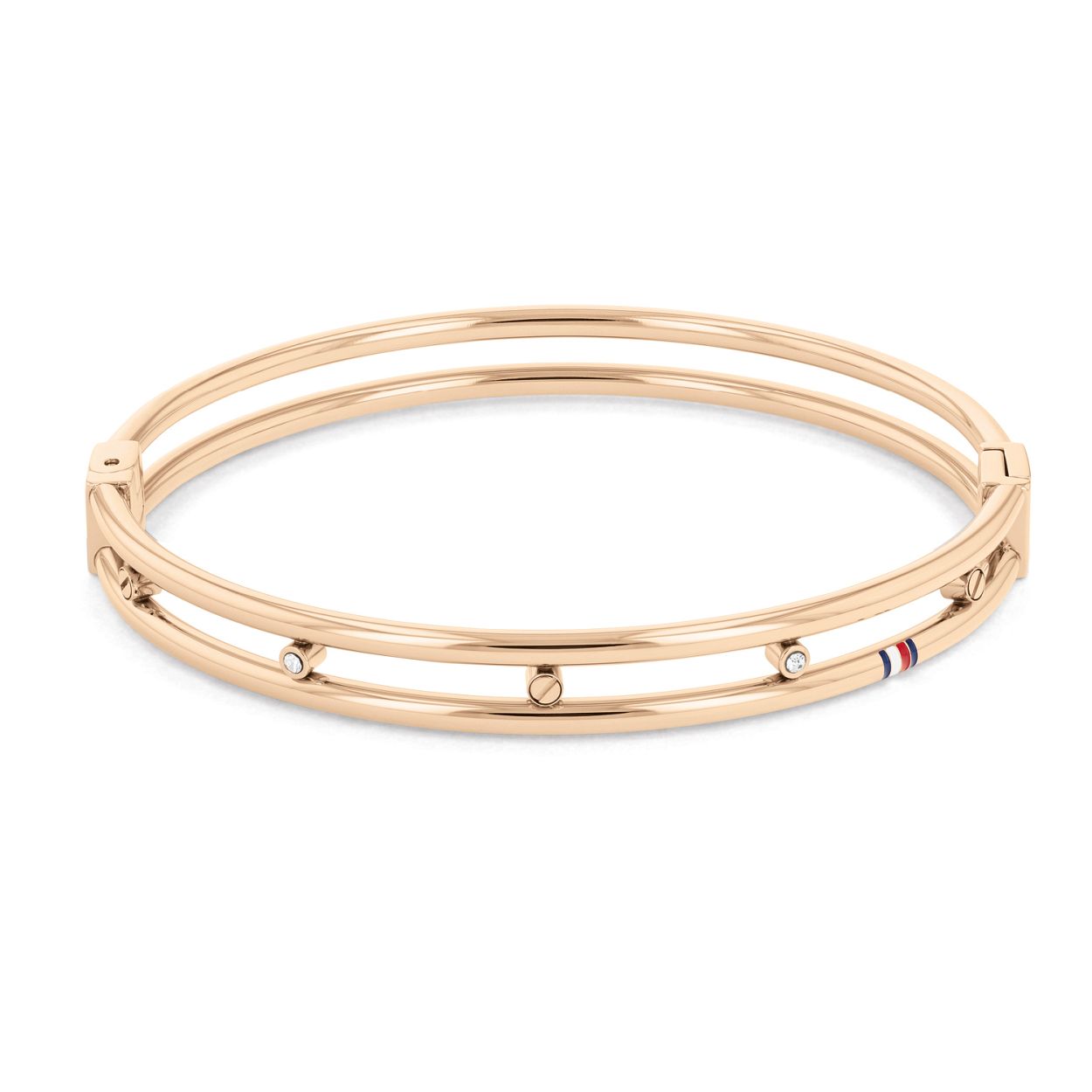 Tommy Hilfiger Jewels TJ2780645 Armband Dames Rosekleurig Kristallen 52mm x 61mm 
Deze unieke armband van Tommy Hilfiger van de jewelry serie met nummer TJ2780645 heeft een zeer opvallend uiterlijk. De rosekleurige bangle voor dames bestaat uit twee buizen die bovenop door kristallen en schroefjes in een zetkastje aan elkaar verbonden zijn. Op een van de buizen is het gekleurde Tommy logo geplaatst. Een hele chique armband. 

Het merk
Tommy Hilfiger is wereldwijd een van de grootste designer lifestyle merken en is internationaal bekend om haar classic American cool stijl. De sieraden zijn voor dames en heren met een eigen stijl die niet bang zijn om dit aan de wereld te laten zien.

Specificaties
- Artikelnr TJ2780645
- Rosekleurige bangle armband
- Materiaal Staal
- Doorsnee 5x6cm
- Dames sieraad