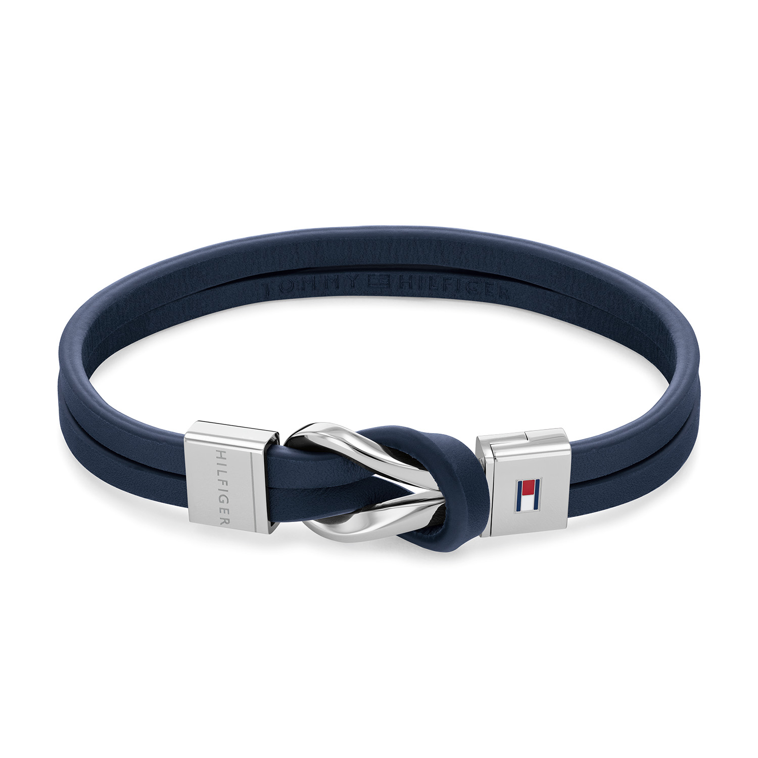 Tommy Hilfiger Jewels TJ2790443 Armband Heren Leer Blauw 20cm
Deze unieke armband van Tommy Hilfiger van de jewelry serie met nr: TJ2790443 is een casual model. De blauw leren heren armband heeft 2 stengen leer en een stalen magneetsluiting die in de vorm van een lus van staal en leer een speels effect heeft. Op de sluiting is het kleurrijke Tommy logo geplaatst. De totale lengte is 20cm.

Het merk:
Tommy Hilfiger is wereldwijd één van de grootste designer lifestyle merken en is internationaal bekend om haar classic American cool stijl. De sieraden zijn voor dames en heren met een eigen stijl, die niet bang zijn om dit aan de wereld te laten zien.

Specificaties:
- Artikelnr: TJ2790442
- Zwart leren armband
- Materiaal: Leer 
- Totale lengte 20cm
- Heren sieraad