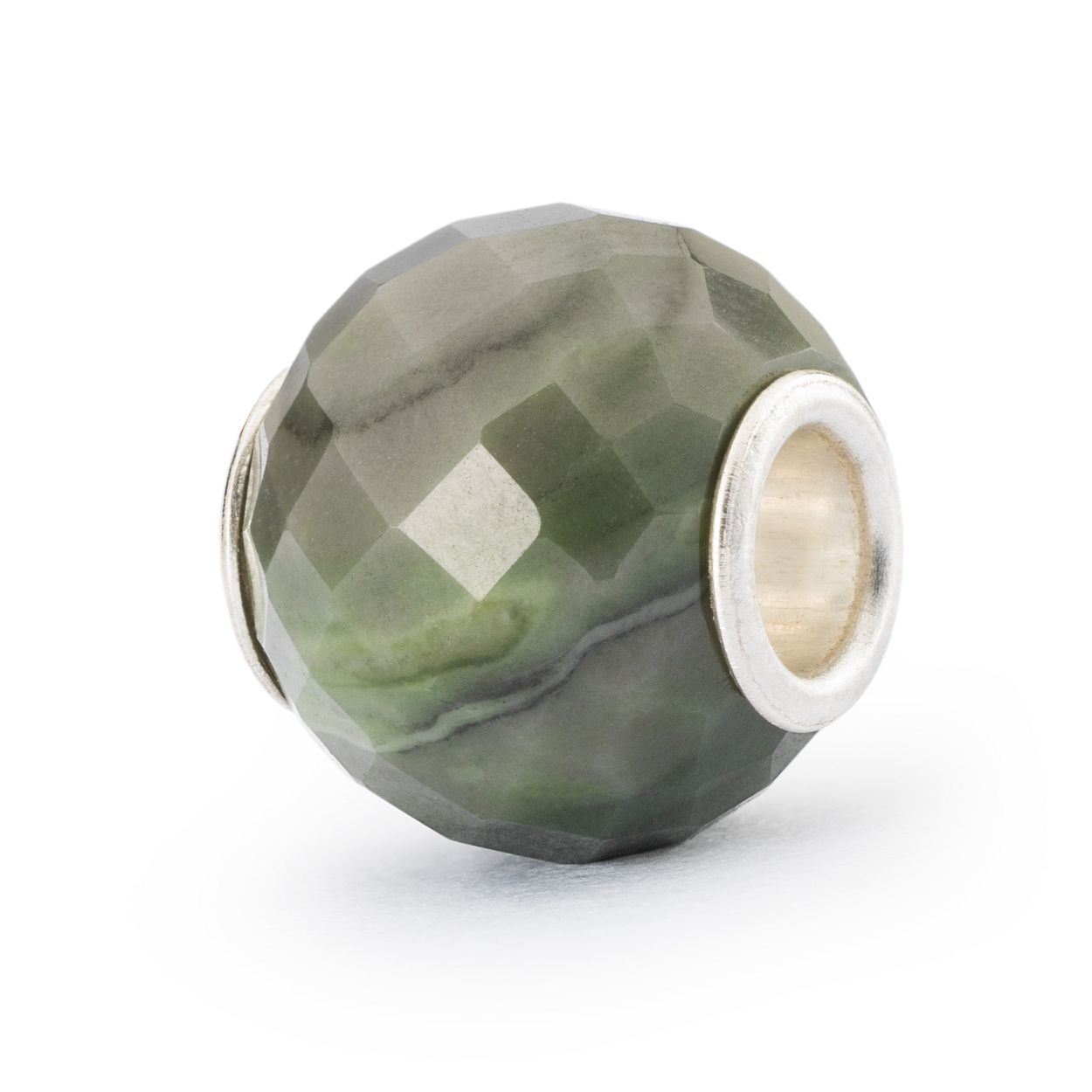 Groene calciet stond bij de Egyptenaren bekend als de edelsteen van het geluk. Draag het altijd bij je!