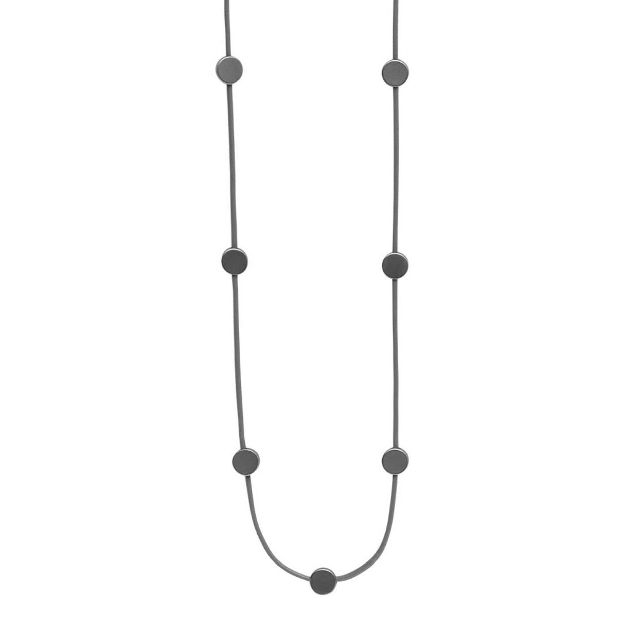 Deze Ketting van het merk Dansk heeft de kleur Antraciet. Dansk Vanity Long Leather Necklace Hematite Plating