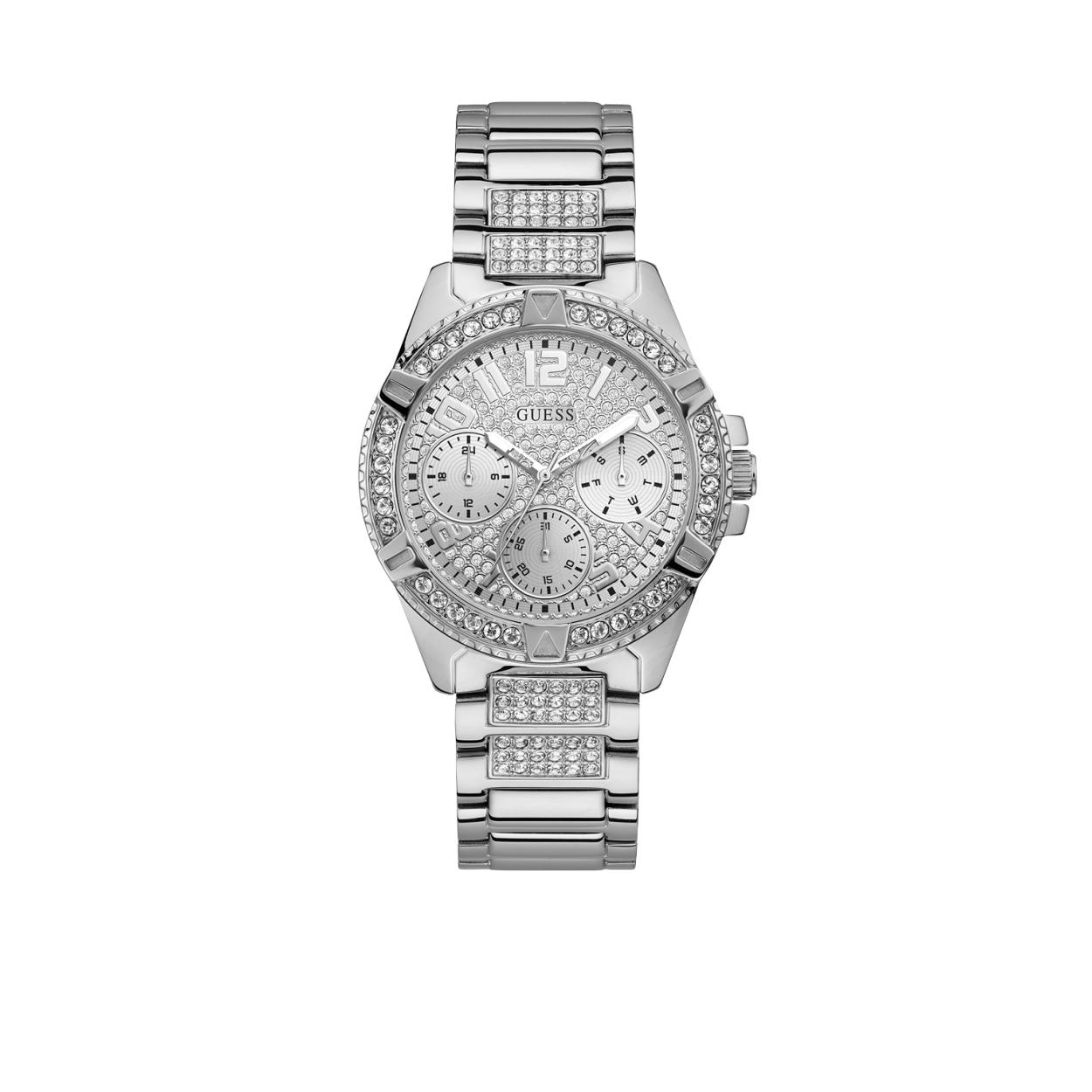 Houd jij van Bling? Dan is de nieuwe Lady Frontier wat voor jou. Dit nieuwe dames GUESS horloge heeft een ronde kast met een diameter van 40 mm. De lunet en de wijzerplaat zijn helemaal gezet met chrystals voor een sprankelend effect. De schakelband van 19cm sluit middels een vouwsluiting. Het horloge is tot 5 ATM waterdicht. Model: W1156L1