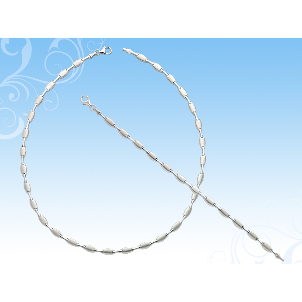 Dit is een armband van het merk Classical Silver Jewellery gemaakt voor dames.
