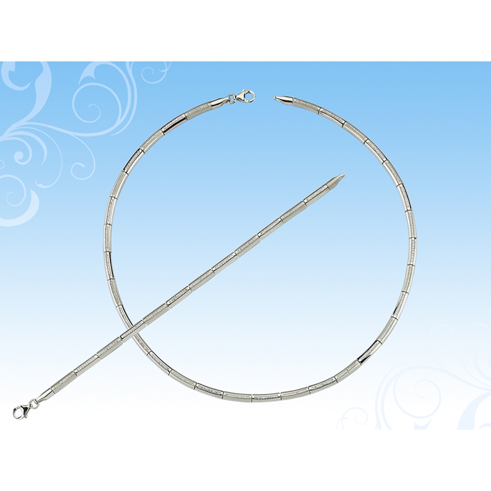Dit is een collier van het merk Classical Silver Jewellery gemaakt voor dames.