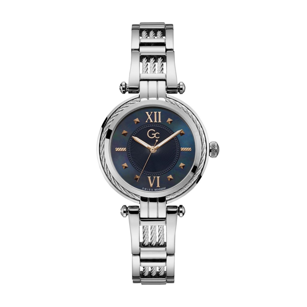 Dit zilverkleurige Gc CableBijou horloge is ��n van de meest elegante maar stoere dameshorloges uit de Gc collectie. De diameter van de kast is 36 mm. De lunet met kabeldetail rondom valt direct op. De elegantie komt naar voren door de donkere parelmoer wijzerplaat met ros�goudkleurige index. De zilverkleurige band met kabeldetails maken dit horloge stoer en modieus. Model: Y56001L7MF.