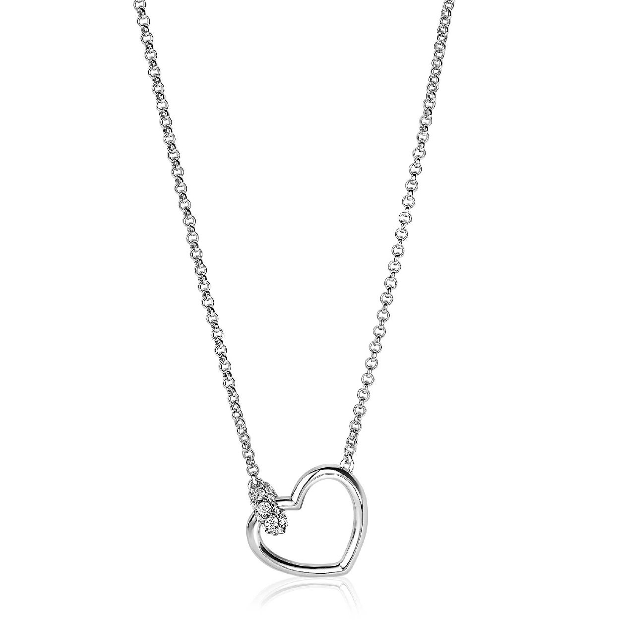 ZINZI zilveren trendy ketting, waarbij in het midden twee vormen mooi met elkaar verbonden zijn: een glad open hartje en een kleinere bol vol bezet met witte zirconia's. De lengte is te variëren tussen 40 en 45cm. Deze ketting kan ook kort op de hals worden gedragen. Met herkenbaar Zinzi hartje bij de sluiting. Vervaardigd van eerste gehalte zilver (925) en met extra rodiumlaag voor een langdurige glans.