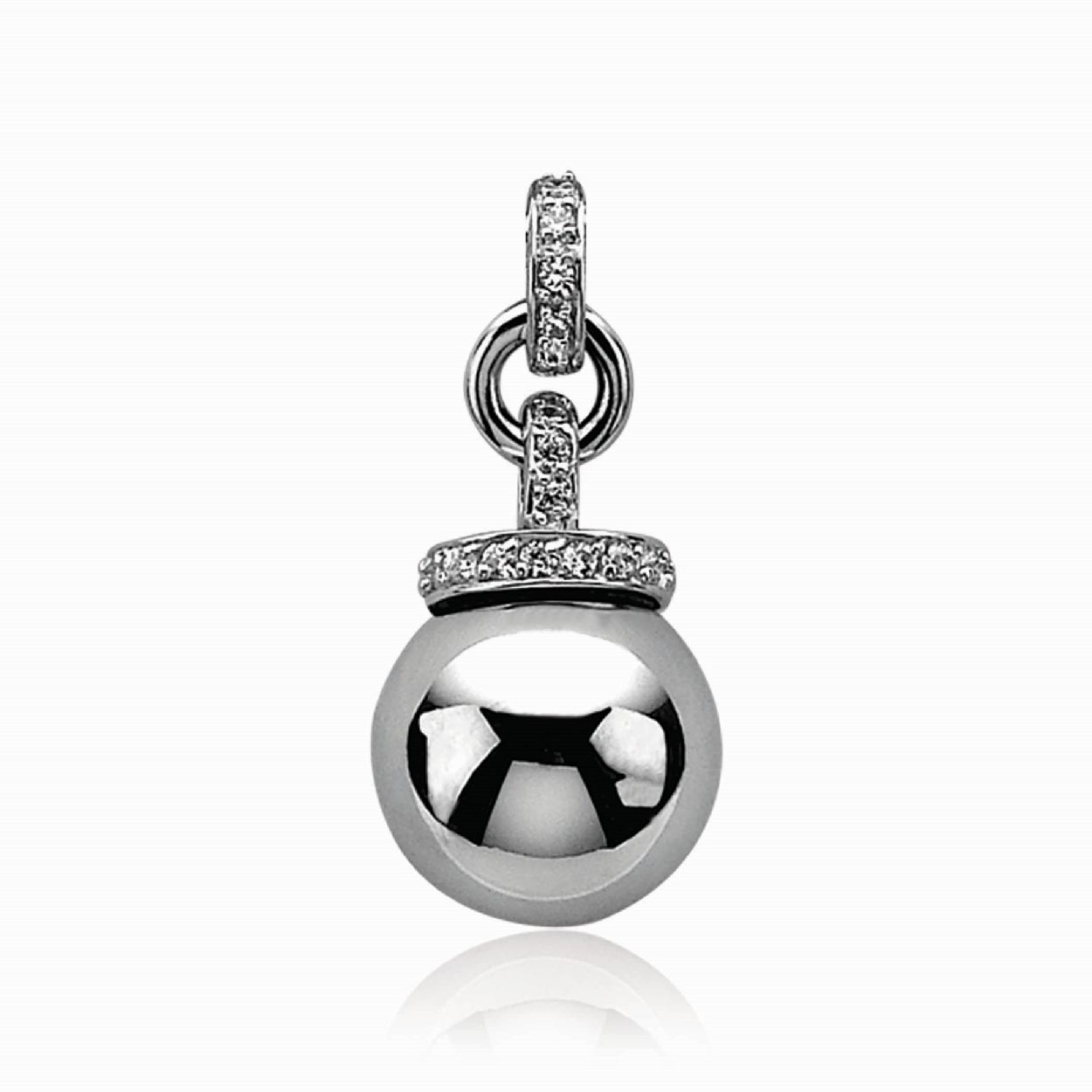 ZINZI zilveren bol hanger bezet met witte zirconia's. Het collier is niet bij de prijs inbegrepen. De hanger is vervaardigd van eerste gehalte zilver (925) en voorzien van een extra rodiumlaag voor een langdurige glans.