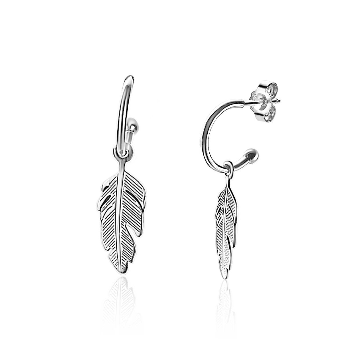 ZINZI zilveren trendy oorsieraden. Aan de buis van de oorringen zijn sierlijk veertjes gehangen, die bungelen tijdens het dragen. De lengte van de oorsieraden, inclusief het veertje, is 25mm. Vervaardigd van eerste gehalte zilver (925) en met extra rodiumlaag voor een langdurige glans.