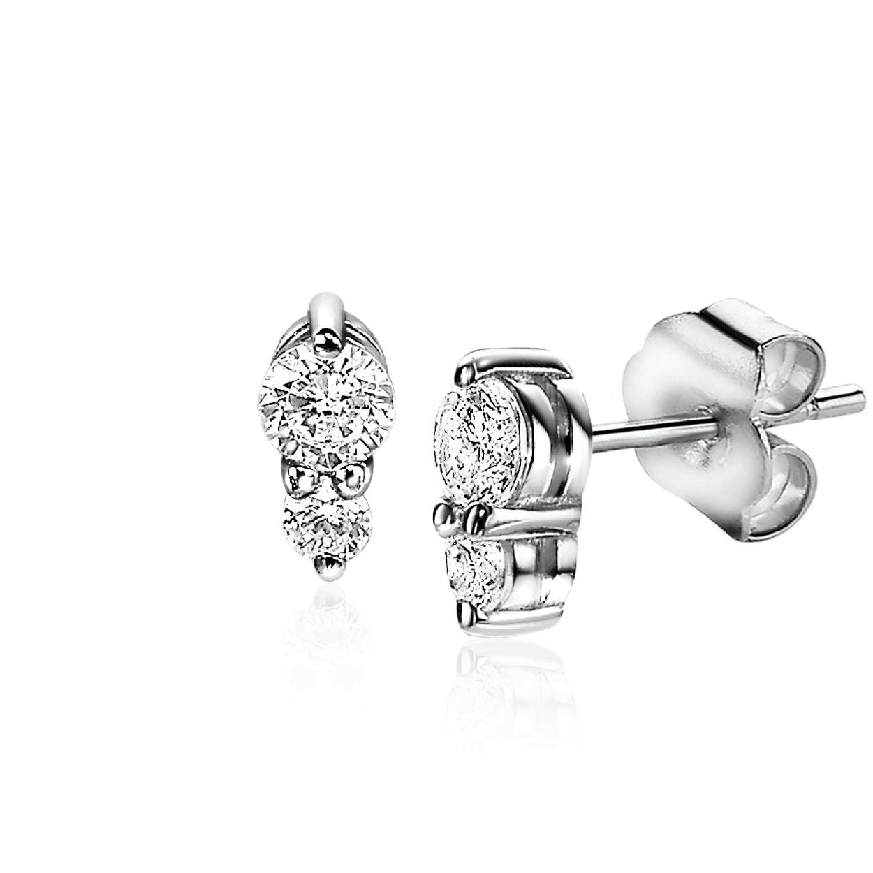 ZINZI zilveren oorknopjes 6mm, bezet met twee ronde witte zirconia's. Deze schitterende oorknopjes zijn vervaardigd van eerste gehalte zilver (925) en voorzien van een extra rodiumlaag voor een langdurige glans.