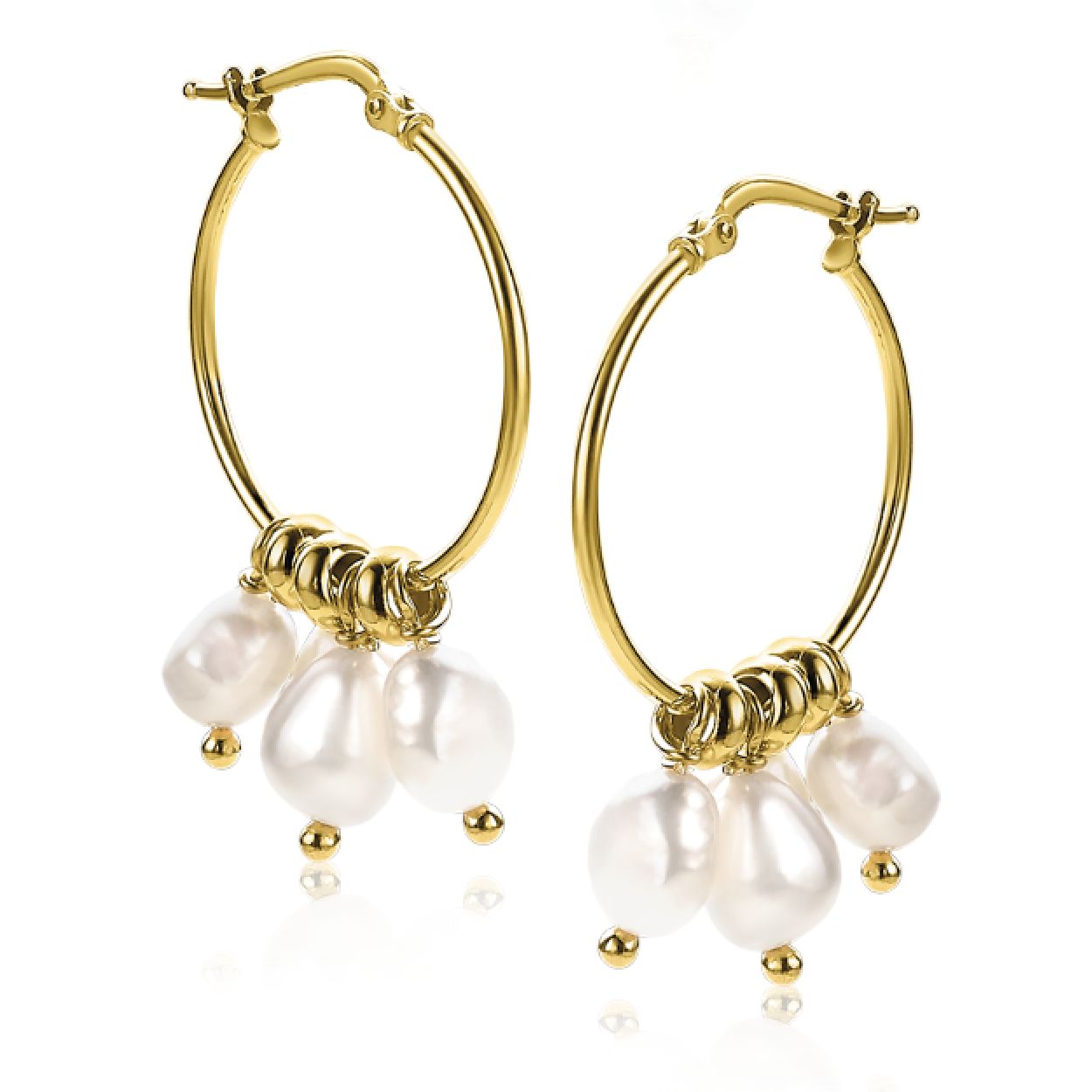 ZINZI zilveren gladde oorringen 25mm, met drie witte parels. De oorringen zijn 25mm in doorsnede en 1,5mm dik. Maak je look compleet met het bijbehorende Y-collier! Vervaardigd van eerste gehalte zilver (925) en extra 14K geel verguld.