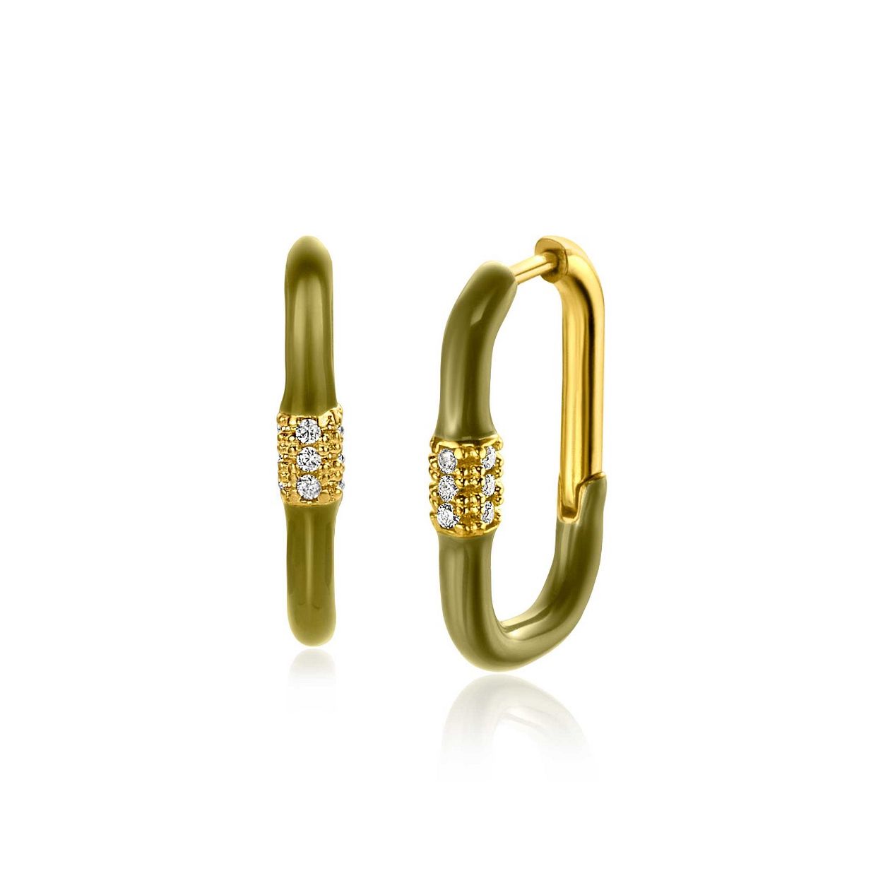 ZINZI gold plated zilveren oorringen 22mm in rechthoekige vorm, met trendy olijfgroen emaille en bezet met witte zirconia's. De doorsnede van deze oorringen is 22mm en de buisdikte is 3mm. Met luxe scharniersluiting. Deze oorringen zijn te combineren met al onze oorbedels. Vervaardigd van eerste gehalte zilver (925) en voorzien van een extra 14K geel vergulding.
