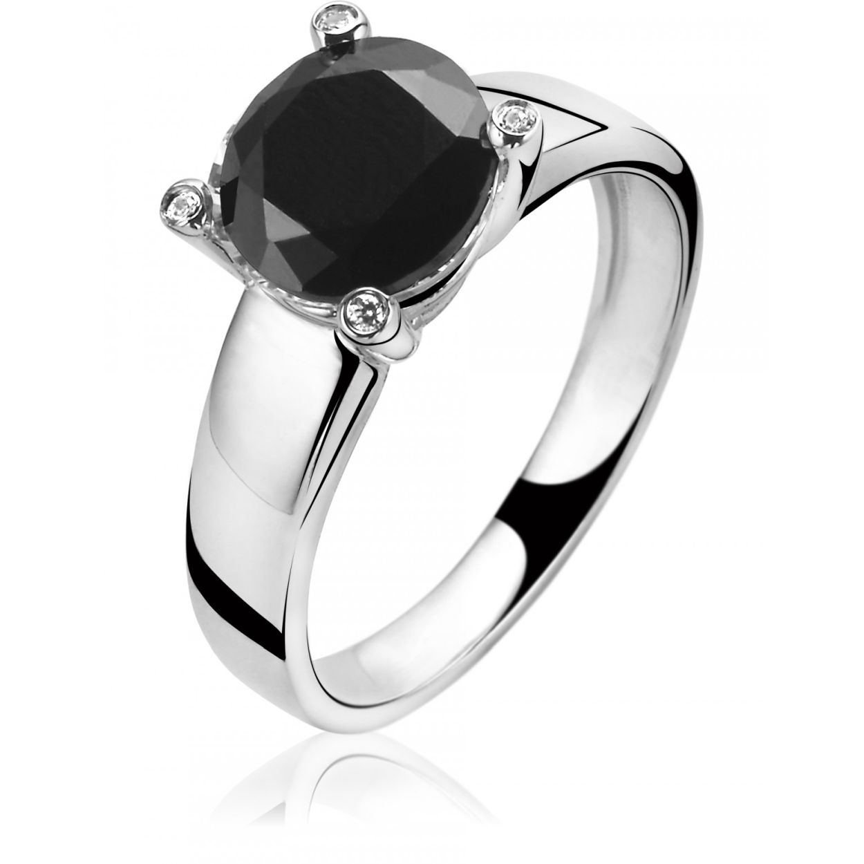 ZINZI zilveren ring met grote zwarte zirconia (7.5mm) en op de hoeken van de zetting bezet met extra witte zirconia's. De ring is vervaardigd van eerste gehalte zilver (925) en met extra rodiumlaag voor mooie glans.
