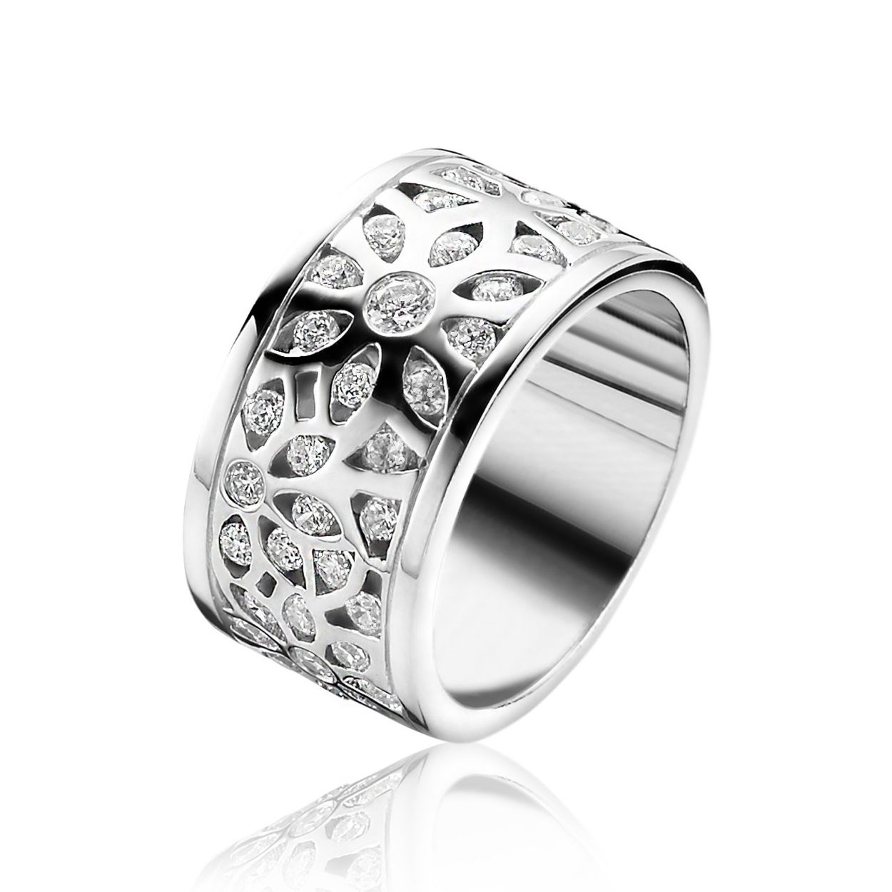 ZINZI zilveren brede ring (11mm) bezet met witte zirconia's in schitterende bloemzetting. De ring is vervaardigd van eerste gehalte zilver (925) en met extra rodiumlaag voor mooie glans.