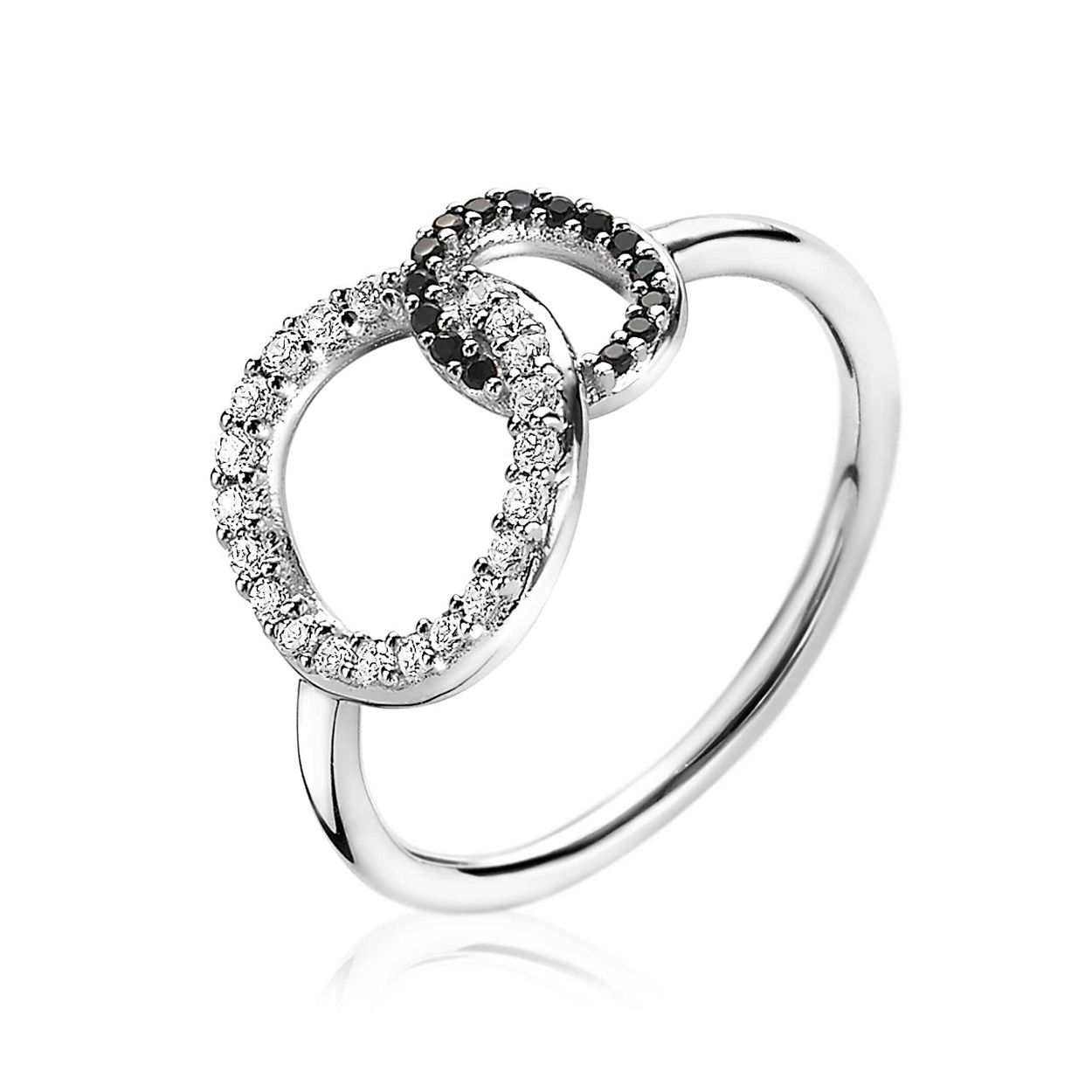 ZINZI zilveren ring, waarbij in het midden twee open ronde vormen mooi met elkaar verbonden zijn: een klein glad open rondje bezet met zwarte zirconia's en een groter open rondje bezet met witte zirconia's. Vervaardigd van eerste gehalte zilver (925) en met extra rodiumlaag voor een langdurige glans.