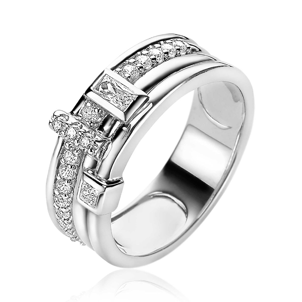 ZINZI zilveren brede multi-look ring (8mm), waarbij het lijkt alsof 3 ringen tegen elkaar geschoven zijn. Mooi detail zijn de verschillende vormen van de zettingen, bezet met witte zirconia's. Deze opvallende ring is vervaardigd van eerste gehalte zilver (925) en voorzien van een extra rodiumlaag voor een langdurige glans.