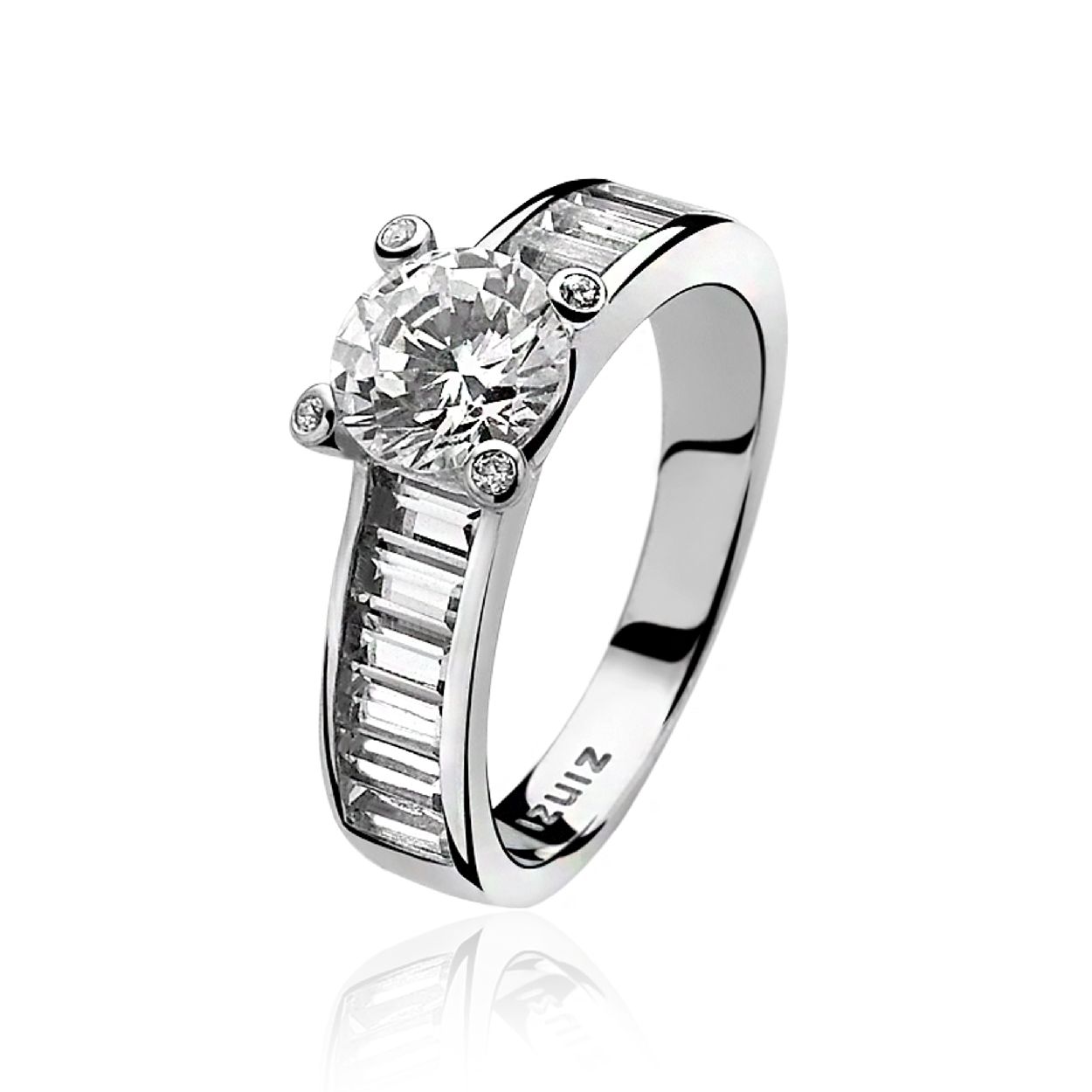ZINZI zilveren ring met in zetting witte vierkanten zirconia's en op top grote vierkante witte zirconia.Vervaardigd van eerste gehalte zilver (925) en met extra rodiumlaag voor een langdurige glans.