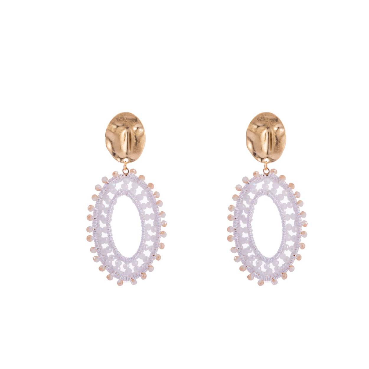 Van grote statement oorbellen tot klassieke oorringetjes of – knopjes - in onze collectie komen oorbellen in alle soorten en maten terug, maar steeds van mooie kwaliteit en in lijn met de laatste nieuwe trends.

Woven Beads Oval