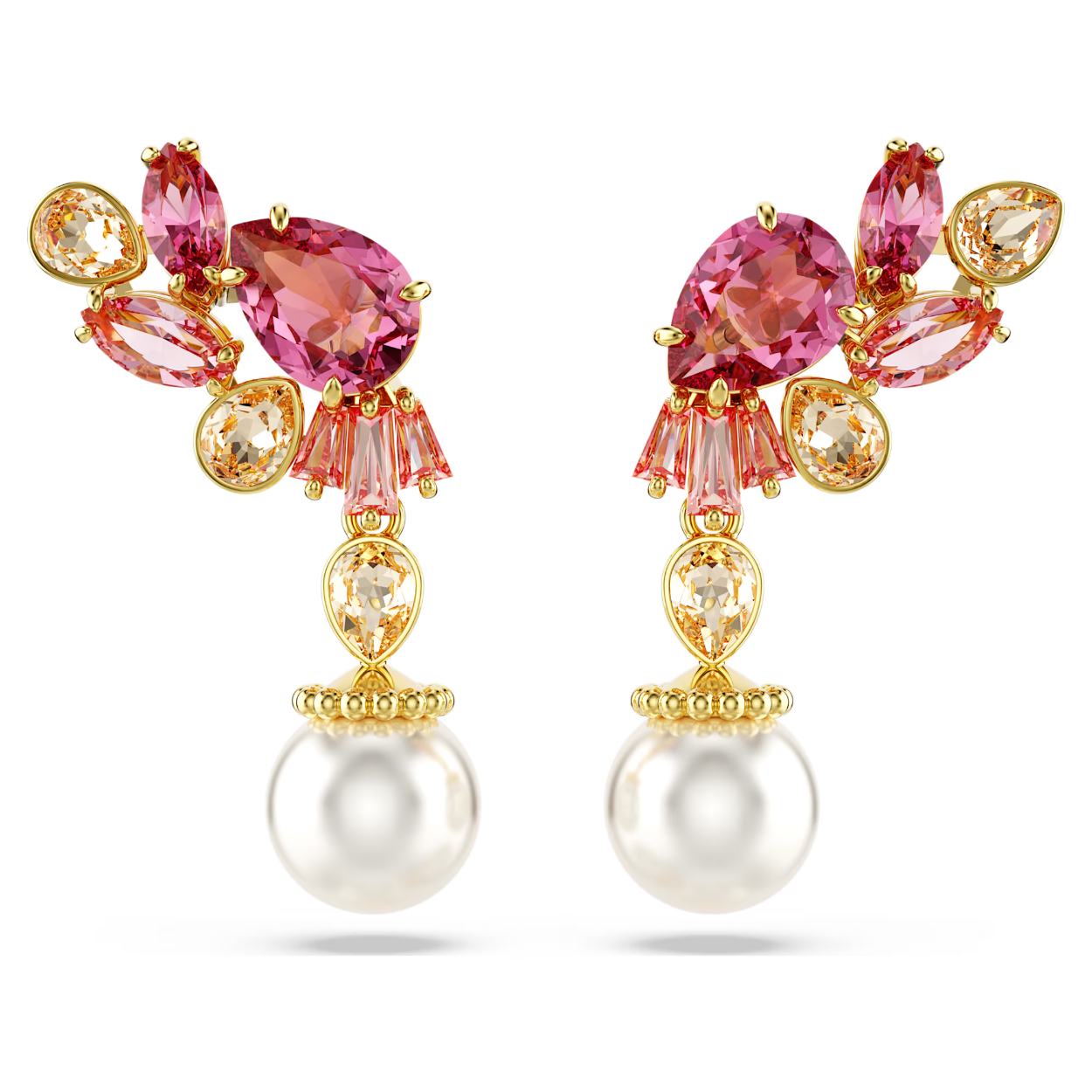 Vier de nationale bloesem van Japan met deze kersenbloesemoorringen. De sieraden met een goudkleurige toplaag zijn voorzien van een diverse mix van elegant geslepen kristallen en Swarovski Zirkonia in levendige roze en champagnekleurige tinten. Eronder hangt een enkele witte Crystal Pearl, die het sieraad prachtig laat stralen. Draag deze oorbellen los om de wonderen van de natuur te omarmen of in combinatie met een bijpassend sieraad uit onze uitzonderlijke Gema Sakura-sieradenlijn.