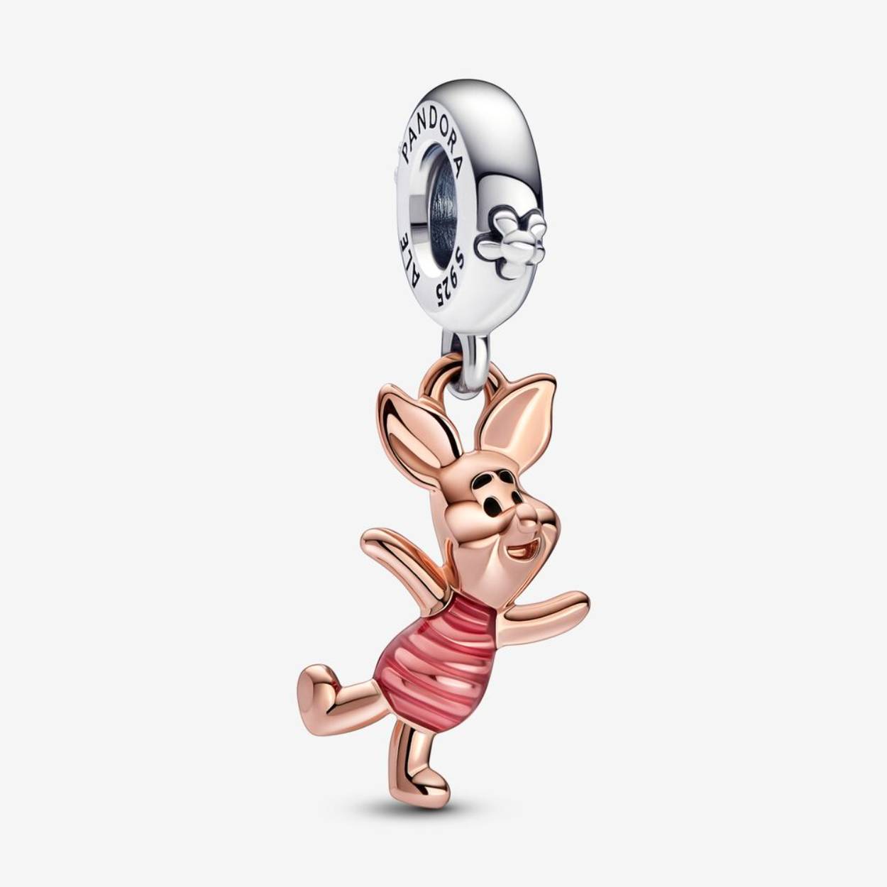 Het Disney Piglet hanger sieraad met modelnummer 782208C01 is een prachtige toevoeging aan je collectie. Gemaakt van 925 sterling zilver en roze verguld, weegt het 2,6 gram en meet 17x9,5x5 mm. Dit verfijnde, zilveren hangertje is perfect om aan een ketting te dragen voor een speelse en elegante look.