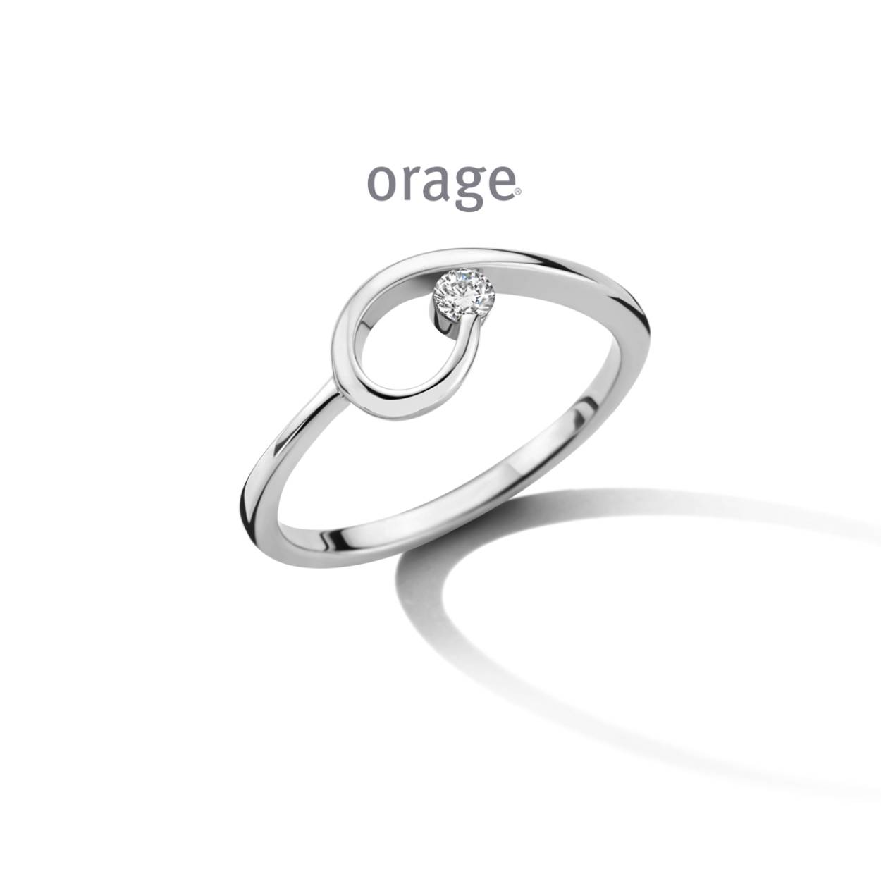 Zilveren ring met zirkonium van het merk Orage
Maat: 54 (ook verkrijgbaar in andere maten)
Bijhorende ketting met hanger en oorbellen ook verkrijgbaar
