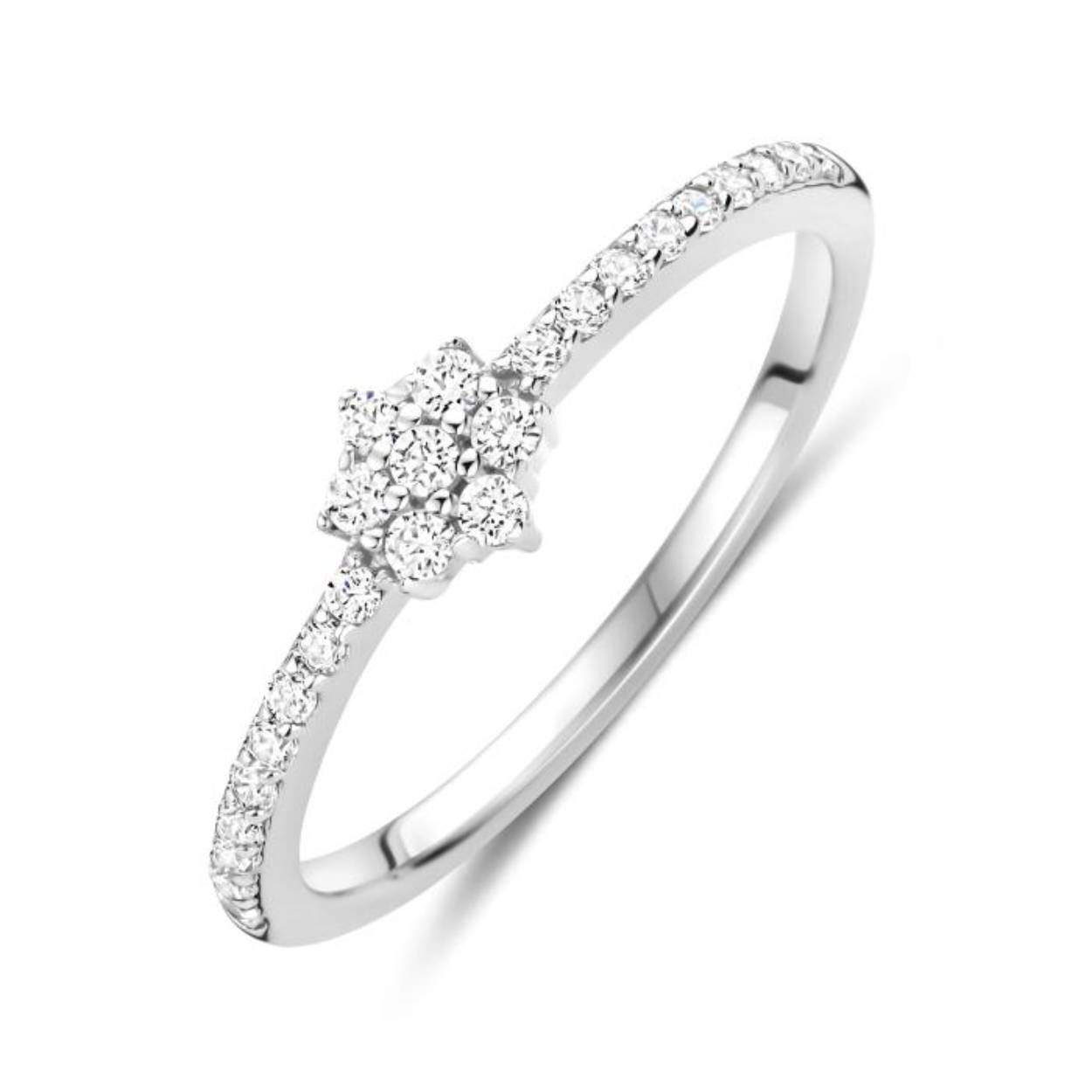 De ring is vervaardigd uit zilver met zirkonium stenen gezet in rosette model met ook stenen op de band van de ring.