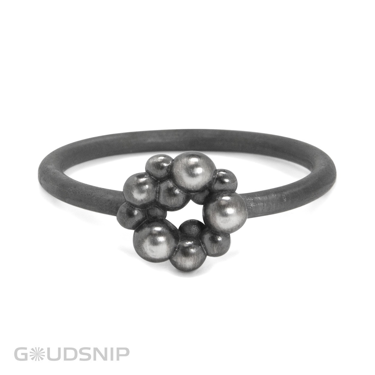 Geoxideerd zilveren ring "bubbles" gemaakt in ons eigen atelier