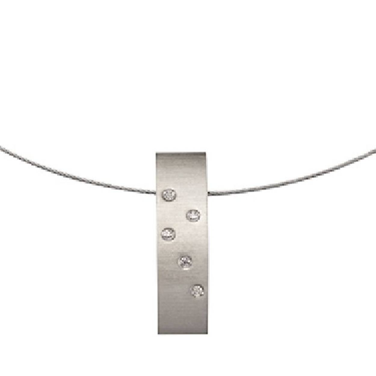 Deze M&M hanger + collier is zilver van kleur. De maat is 45 cm.