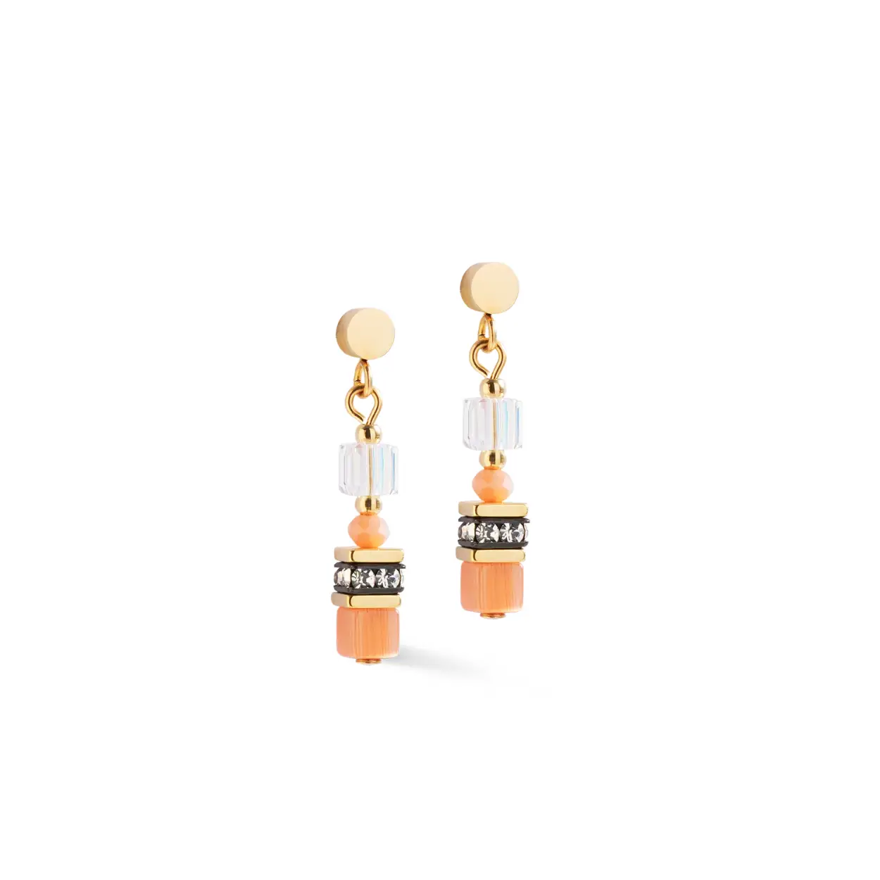 Licht, speels, een vleugje zonneschijn - de oranje oorbellen van Mini Cubes zijn voorzien van levendige Mini GeoCUBE®-elementen die sprankelende accenten creëren met Swarovski®-kristallen. Gouden details geven het ontwerp een verfijnde touch - perfect voor iedereen die het subtiel maar speciaal wil hebben.