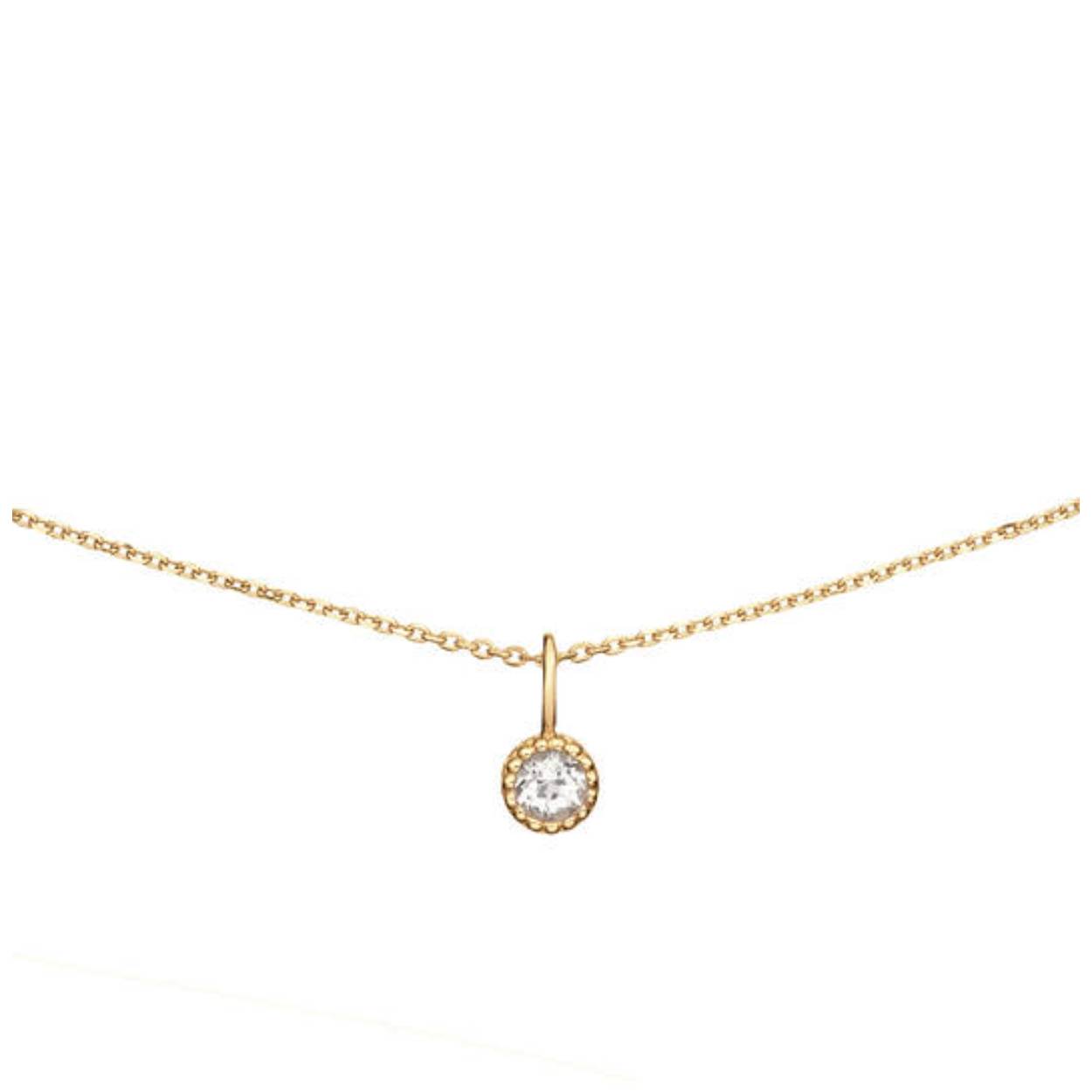 Jackie White Topaz Grimaldi Necklace 14 karaats geelgoud 45 cm

De 14 karaat gouden sieraden van Jackie zijn geïnspireerd op de reizen, van stedentrips tot exotische oorden. 

"Voor mijn 14 karaat gouden sieraden gebruik ik gerecycled goud en alleen echte edelstenen en zoetwater parels. Mijn sieraden worden handgemaakt door Europese goudsmeden. Elke collectie is met veel liefde en passie samengesteld. Mijn sieraden zijn on trend en tegelijk tijdloos. Combineer eindeloos: perfect om te layeren en te stacken én om creatieve earparties te maken!" Love, Jackie

