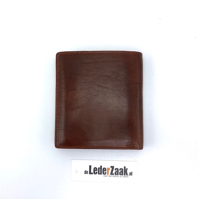 Hoge billfold voor zien van 16 vakjes voor bankkaarten. 2 vakken voor briefgeld en een geheimvak om biljetten uit zicht te houden.
Tevens voorzien van een ruim muntgeldvak en een gepatenteerd cardsafe systeem.
Hierdoor kan bij een gesloten portemonnee er nooit een belangrijk kaart verloren gaan.

Afmetingen:
Hoogte 12 cm
Breedte 11 cm
Diep 1 cm