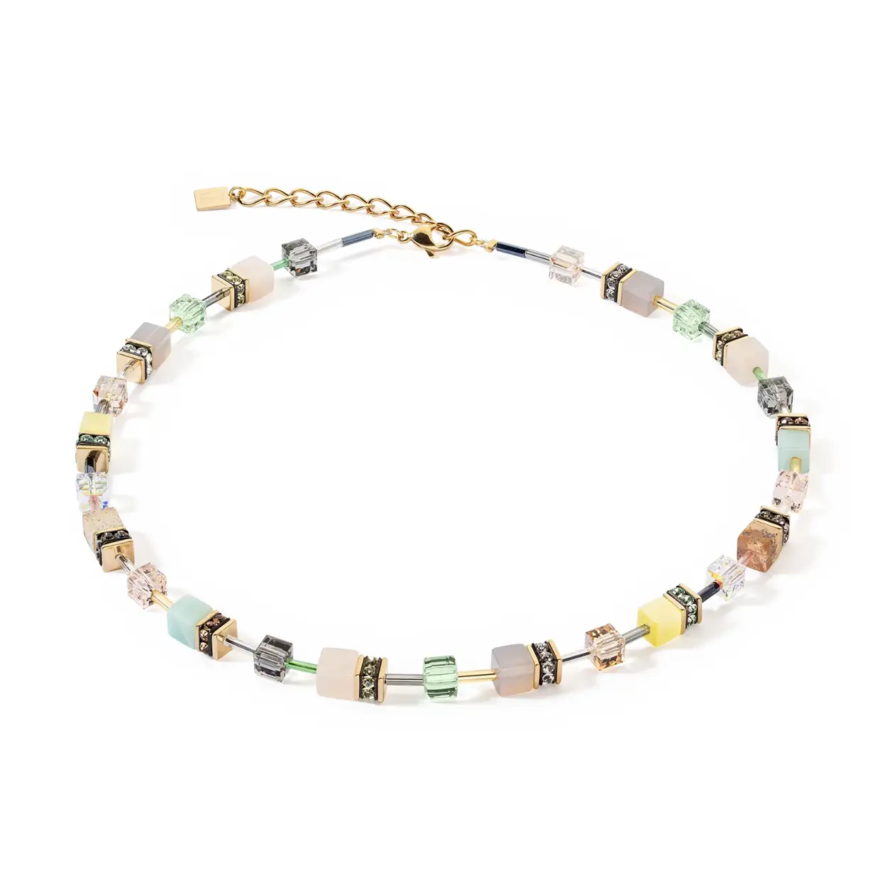 Dit is een collier van het merk Coeur de Lion gemaakt voor dames.