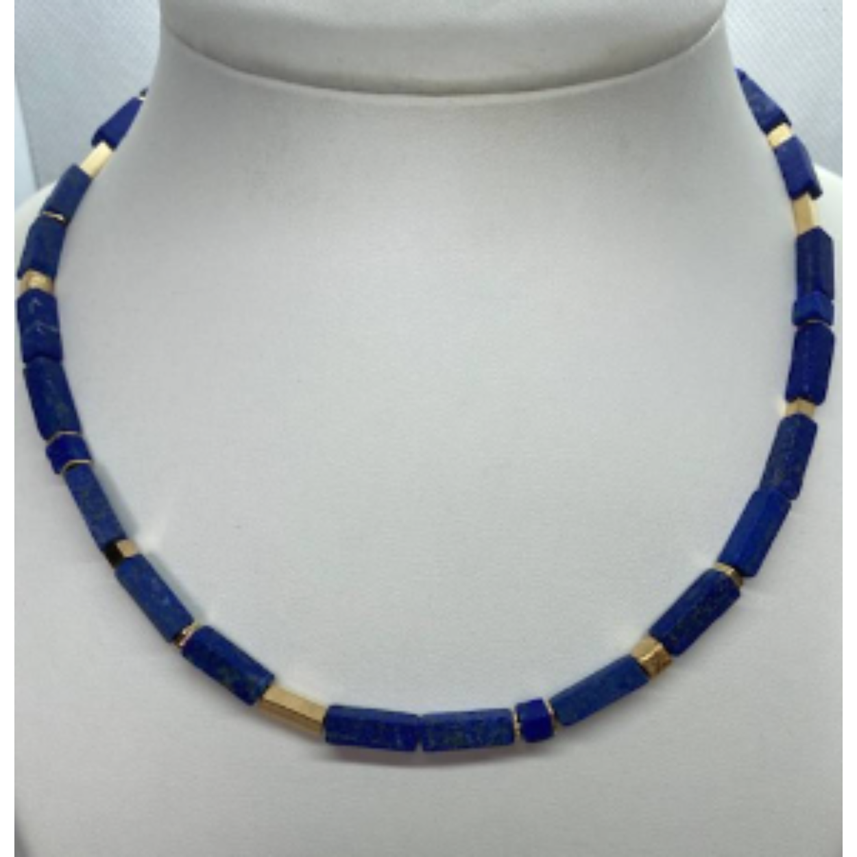 Collier, lapis lazuli rechthoeken en 4mm blokjes met zilver verguld