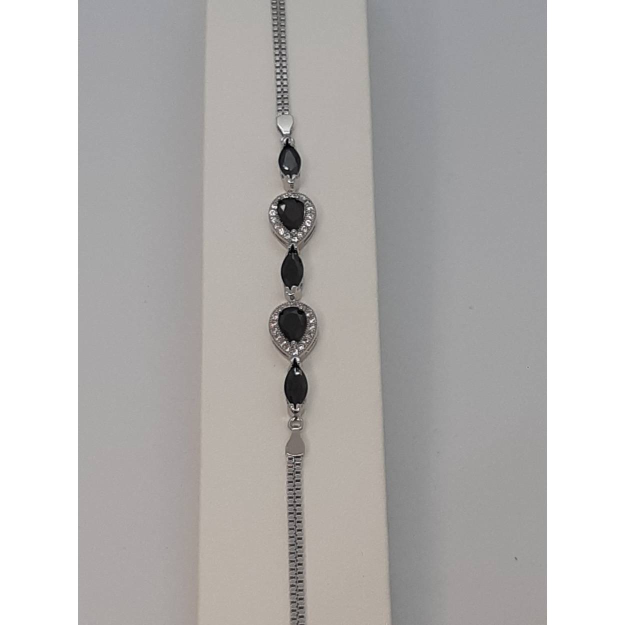 zilver armband 925
met stenen
16 -19  cm