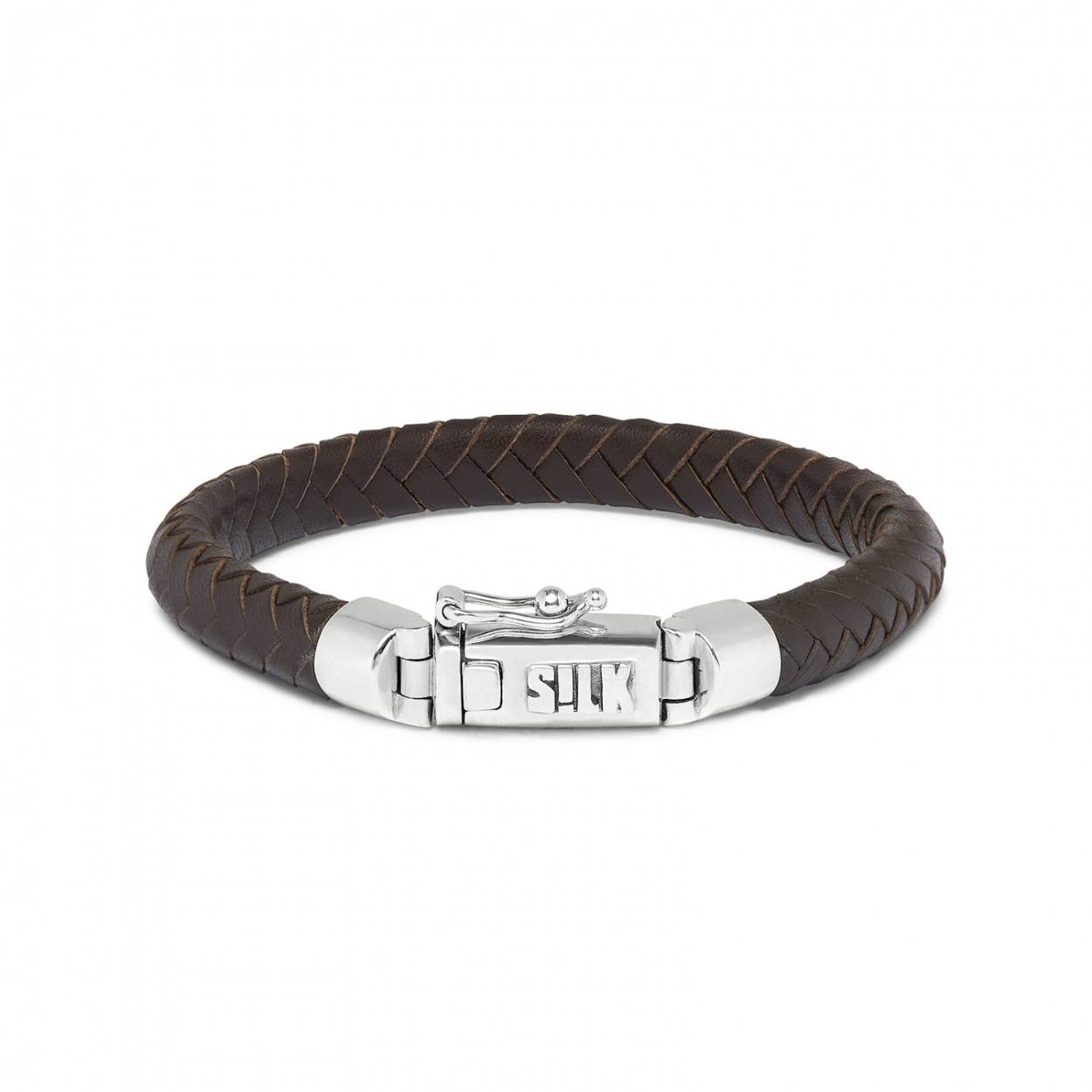 Deze bruin leren armband met zilveren slot is van het merk SILK.
De armband is 21 cm, mocht u interesse hebben in een andere maat neem dan contact met ons op.