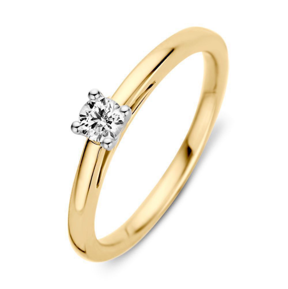 De Excellent gouden ring, is een verfijnd sieraad dat perfect is voor speciale gelegenheden. Met een briljant geslepen diamant van 0,19 karaat, kwaliteit SI1 en kleur H, straalt deze ring luxe en elegantie uit. Draag hem solo of combineer met andere delicate ringen voor een stijlvolle look. Perfect voor maat 56.