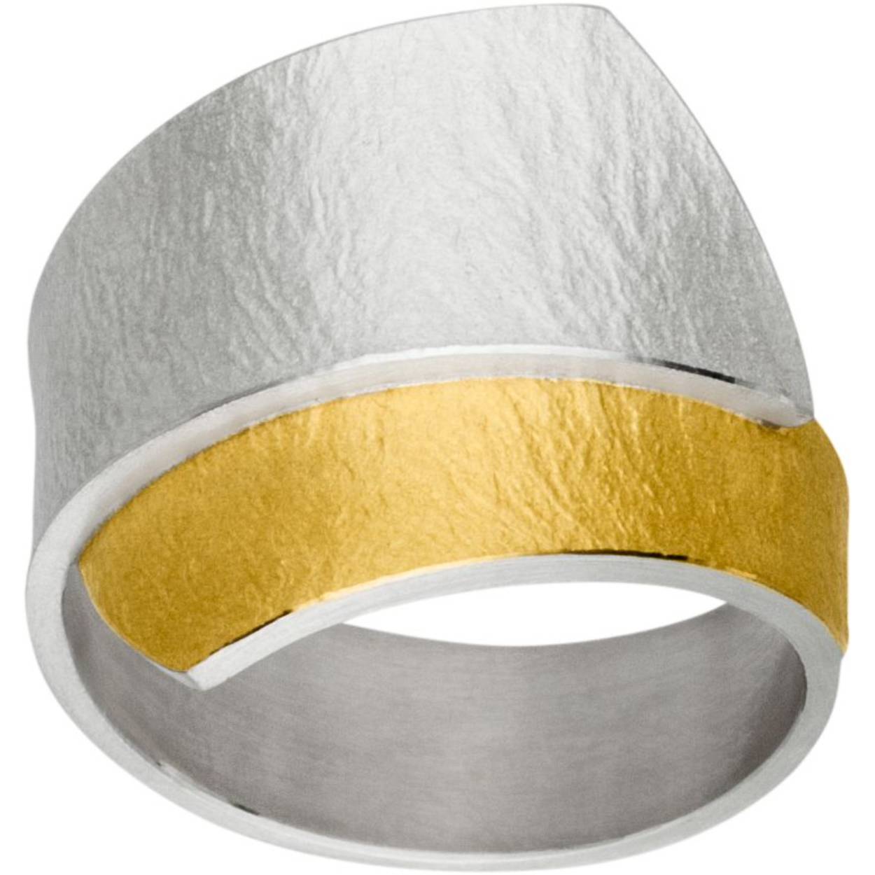 De handgemaakte design sieraden van MANU zijn stuk voor stuk iconen waarmee de drager zijn persoon onderstreept. Een bijzondere edelmetalen en contrastrijke combinaties kenmerken MANU.