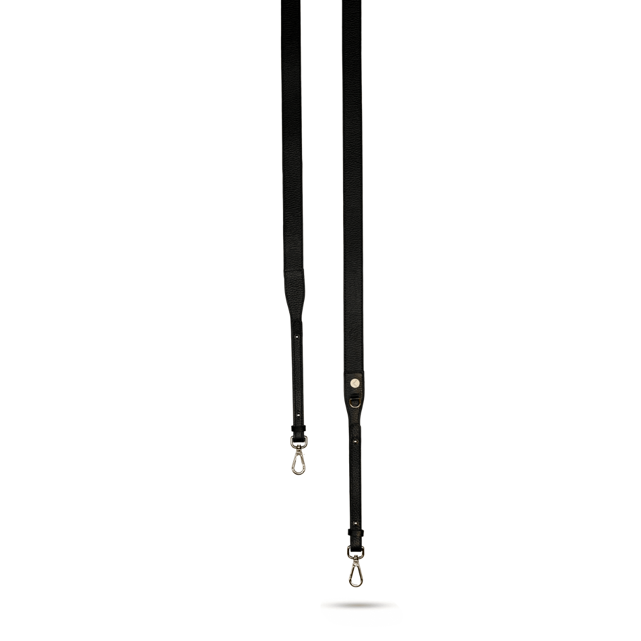 Ontmoet onze chique en veelzijdige verstelbare telefoonstrap, ontworpen om je stijl naar een hoger niveau te tillen terwijl je telefoon binnen handbereik blijft.Wie zegt dat praktisch niet stijlvol kan zijn? De Justy Strap is namelijk verstelbaar, voor iedereen de perfecte lengte. Met een scala aan opvallende kleuren en twee breedtes om uit te kiezen, raak je nooit uitgekeken.