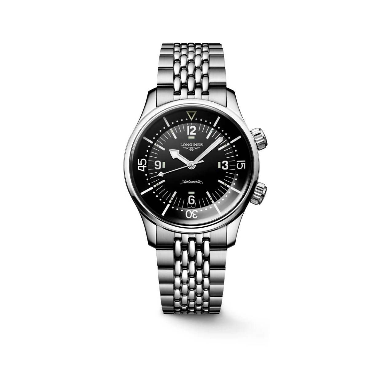 Dit Longines horloge behoort tot de Legend Diver collectie.
Referentienummer: L3.764.4.50.6

De Longines is voorzien van een automatisch kaliber L888 uurwerk met een gangreserve van 72 uur. De kast en band zijn gemaakt van roestvrij staal. Het horloge heeft een diameter van 39 mm en is getest op een waterdichtheid van 30 ATM / 300 meter. Het horloge is dus perfect geschikt als duikershorloge. Dankzij de Super- LumiNova op de wijzers en indexen is het horloge ook in het donker duidelijk af te lezen. Het horloge heeft een krasbestendig saffierglas met meerdere lagen anti-reflecterende coating aan beide zijden

Horloges van Longines met automatische uurwerken genieten van een verlengde fabricagegarantie van 5 jaar. Deze langere garantieperiode onderstreept de uitzonderlijke kwaliteit en het vakmanschap van de automatische uurwerken van Longines


