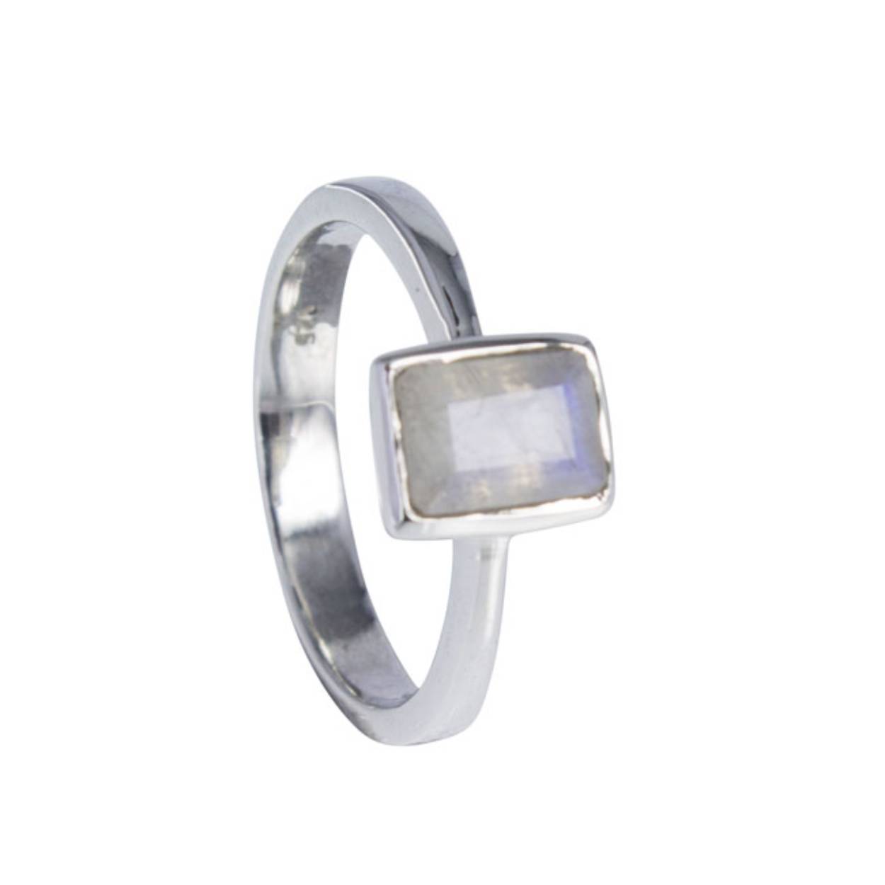 Zilveren ring met rechthoekige facet geslepen steen van 6x8mm