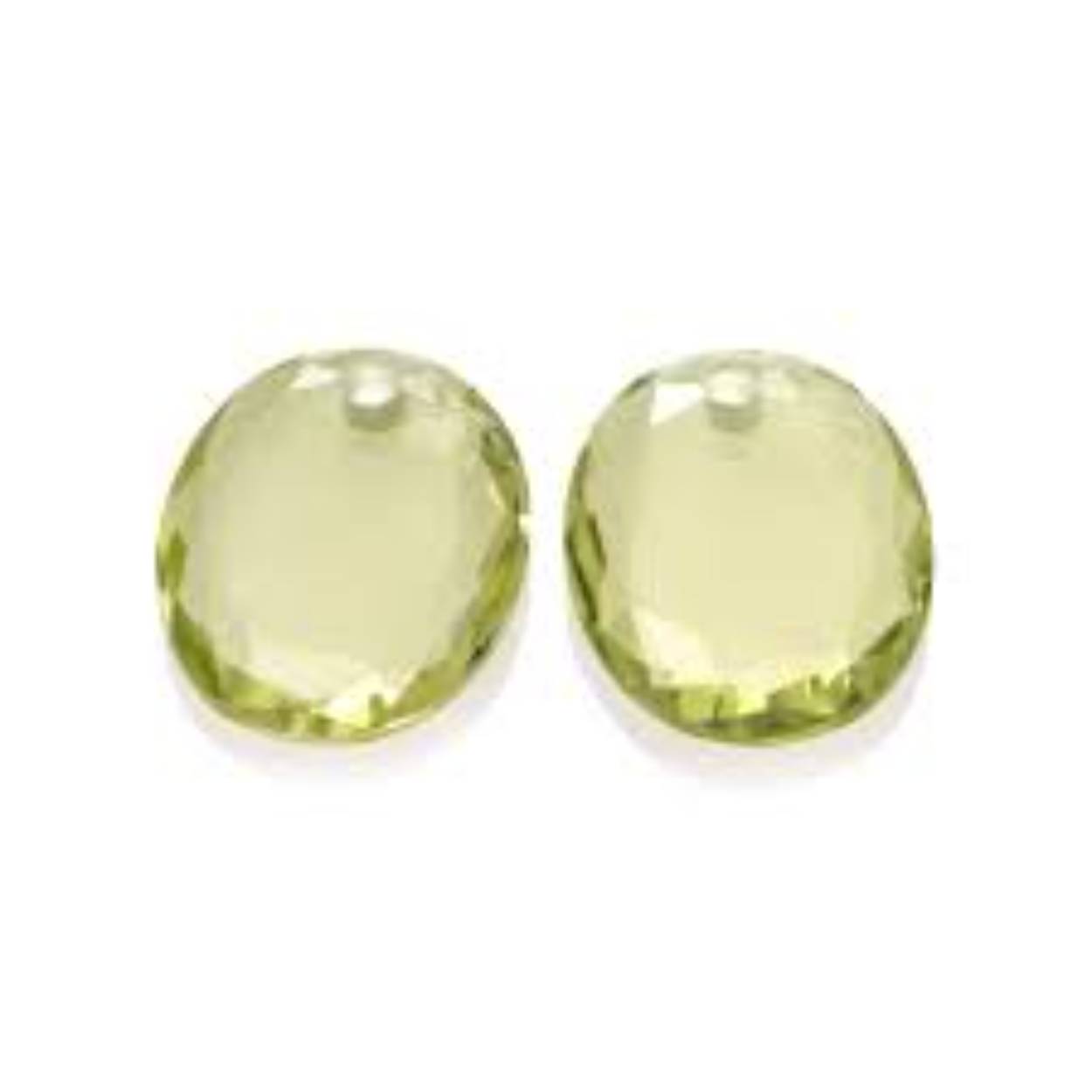 Dit zijn oorknopjes van het merk Sparkling Jewels