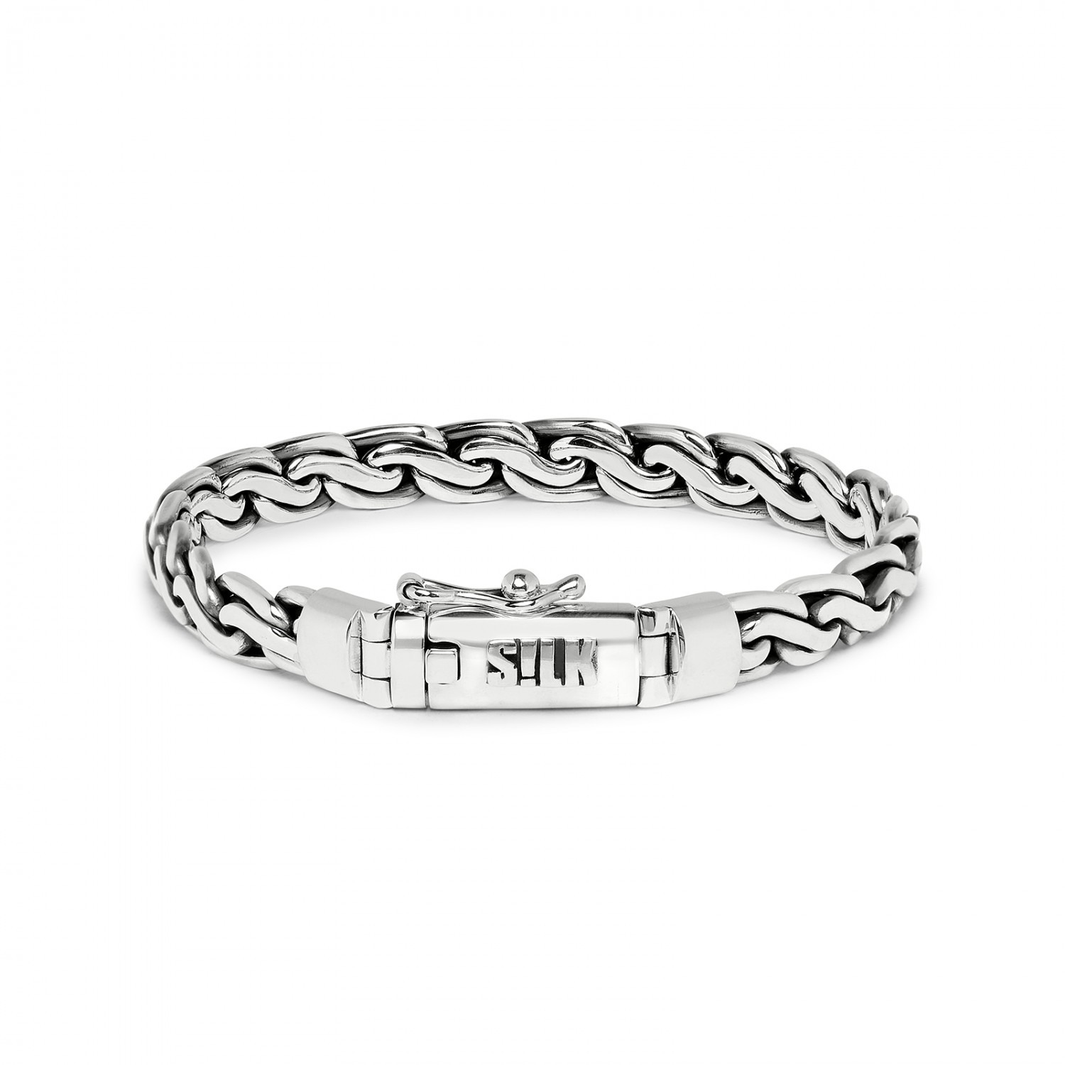 148 Armband Breeze Collectie
Deze handgemaakte zilveren armband uit de Breeze serie kan gedragen worden door zowel dames als heren. Draag de 148 Breeze armband met een aantal armbanden bij elkaar en creeër een stoere look.