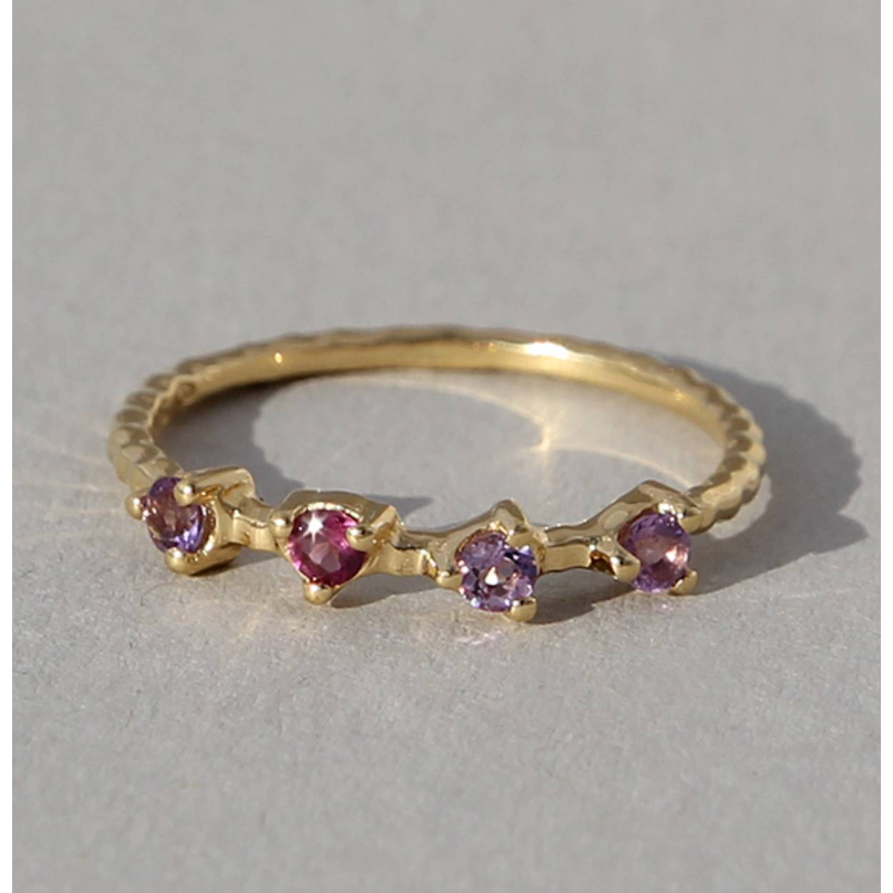 Zilver vergulde ring met Amethist / granaat