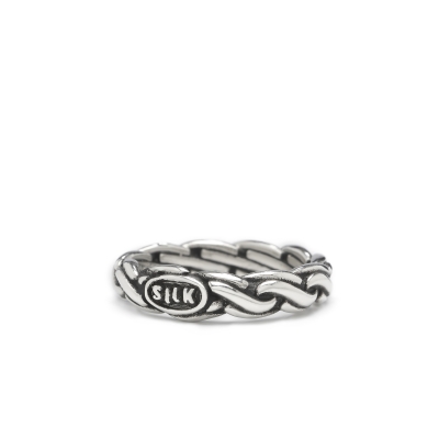 Spring Summer 2019 lanceert SILK vier nieuwe sterling zilveren ringen. Een ervan behoort tot de Breeze collectie, en vorm een mooie combinatie met de Breeze 147 of 148 armband.