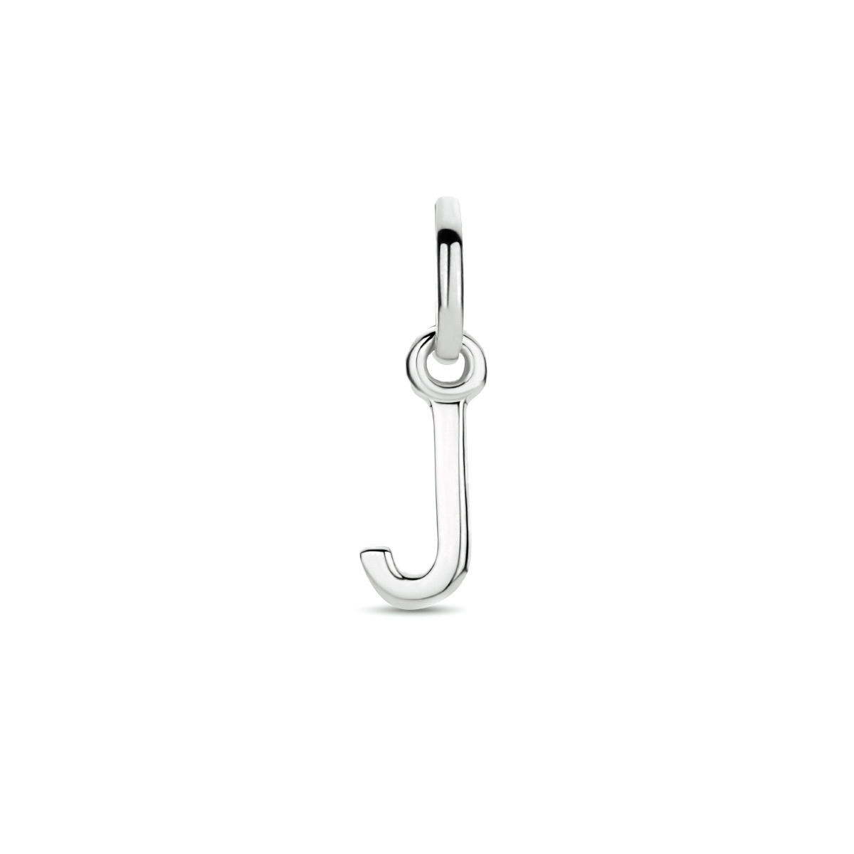 Deze prachtige zilveren letterhanger J is een unieke en persoonlijke toevoeging aan elke outfit. De hanger is subtiel en stijlvol, en kan zowel op zichzelf gedragen worden als gecombineerd met andere kettingen voor een trendy laagjeslook. Het is het perfecte cadeau voor jezelf of voor een speciaal iemand. Maak je look compleet met deze mooie hanger!
