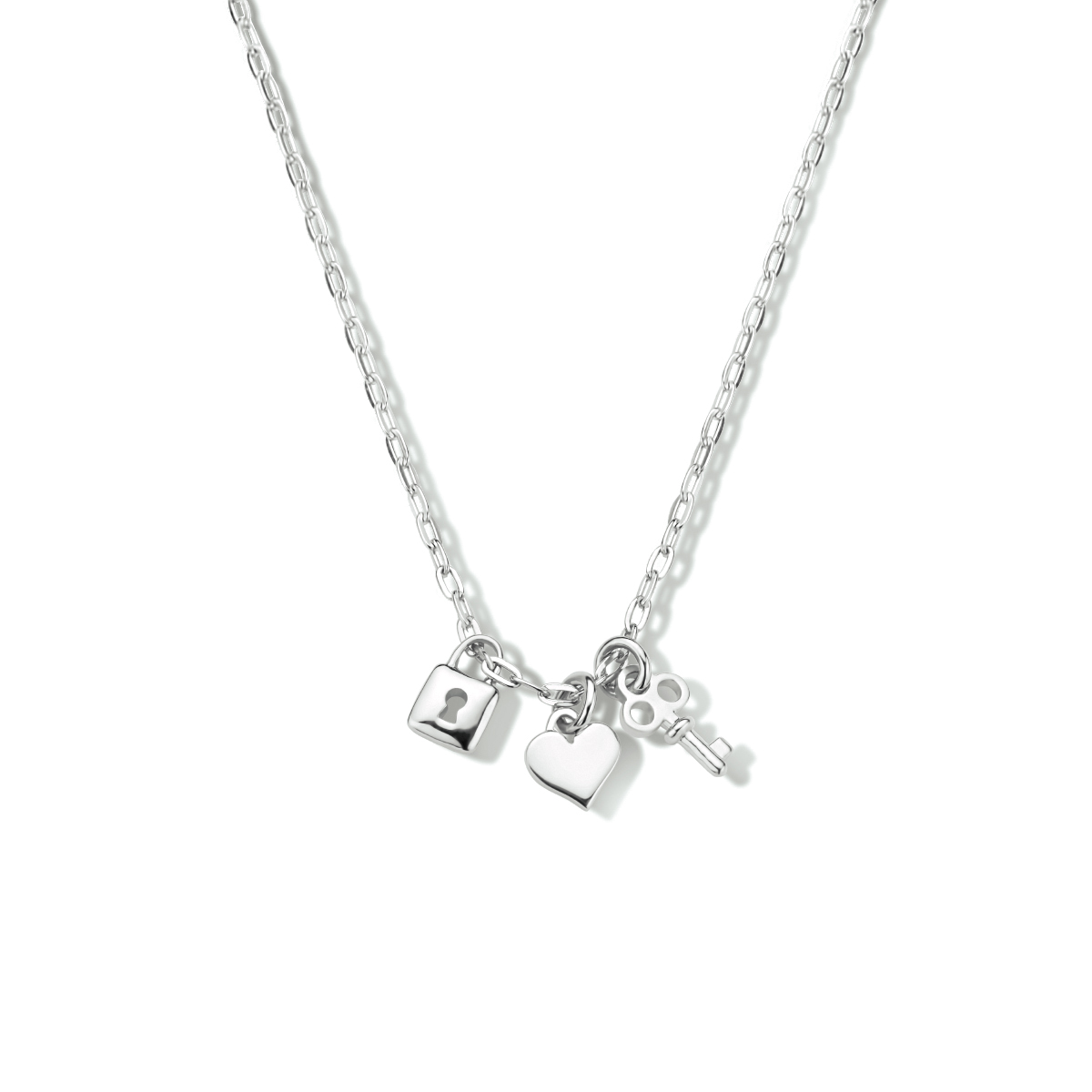 Gerhodineerd 925 zilveren collier uitgevoerd met een slot, hart en sleutel. Het collier heeft een draaglengte van 41cm en een extensie van 4cm.